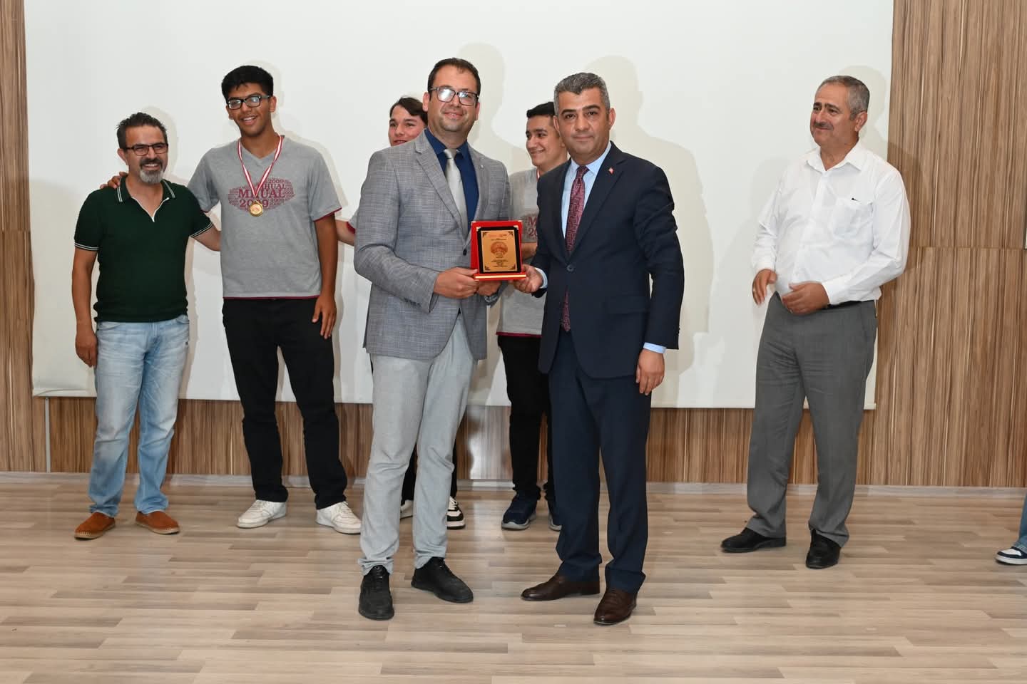 Kusadali Ogrenciler Matematik Olimpiyatlarina Damga Vurdu 574823 C7Ba7Bfa042D89E04Dd7D8796E833319