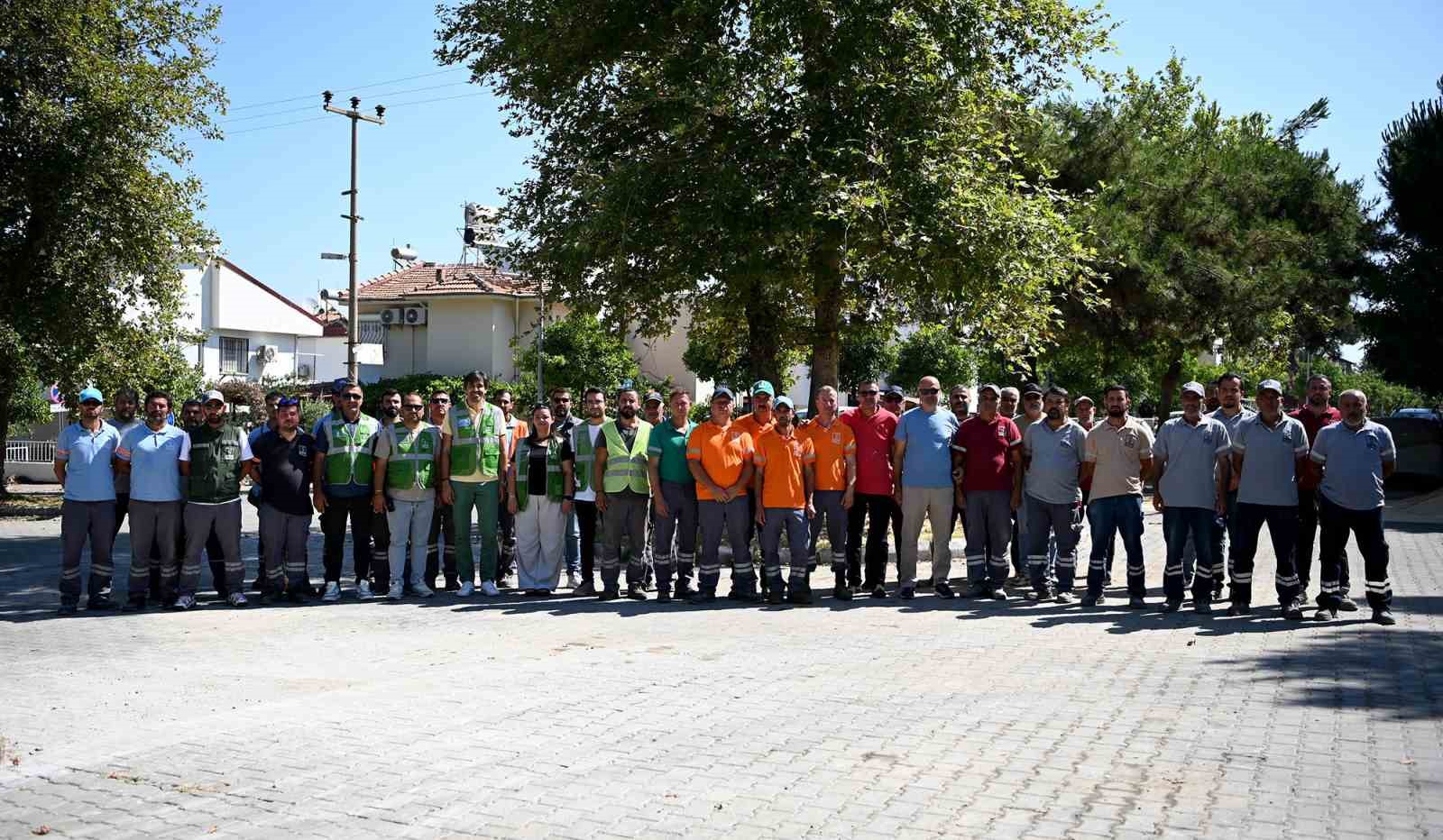 Kusadasi Belediyesinden Guzelcamliya Hizmet Seferberligi A6F63B2D7B689Bfe484E6Ae6Bac1Aaa4