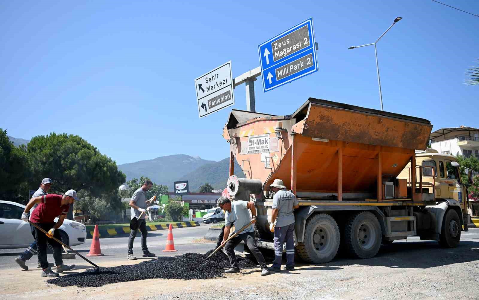 Kusadasi Belediyesinden Guzelcamliya Hizmet Seferberligi E4702Db8Db646Cc13Fb7Ec279Bd9Fe1D