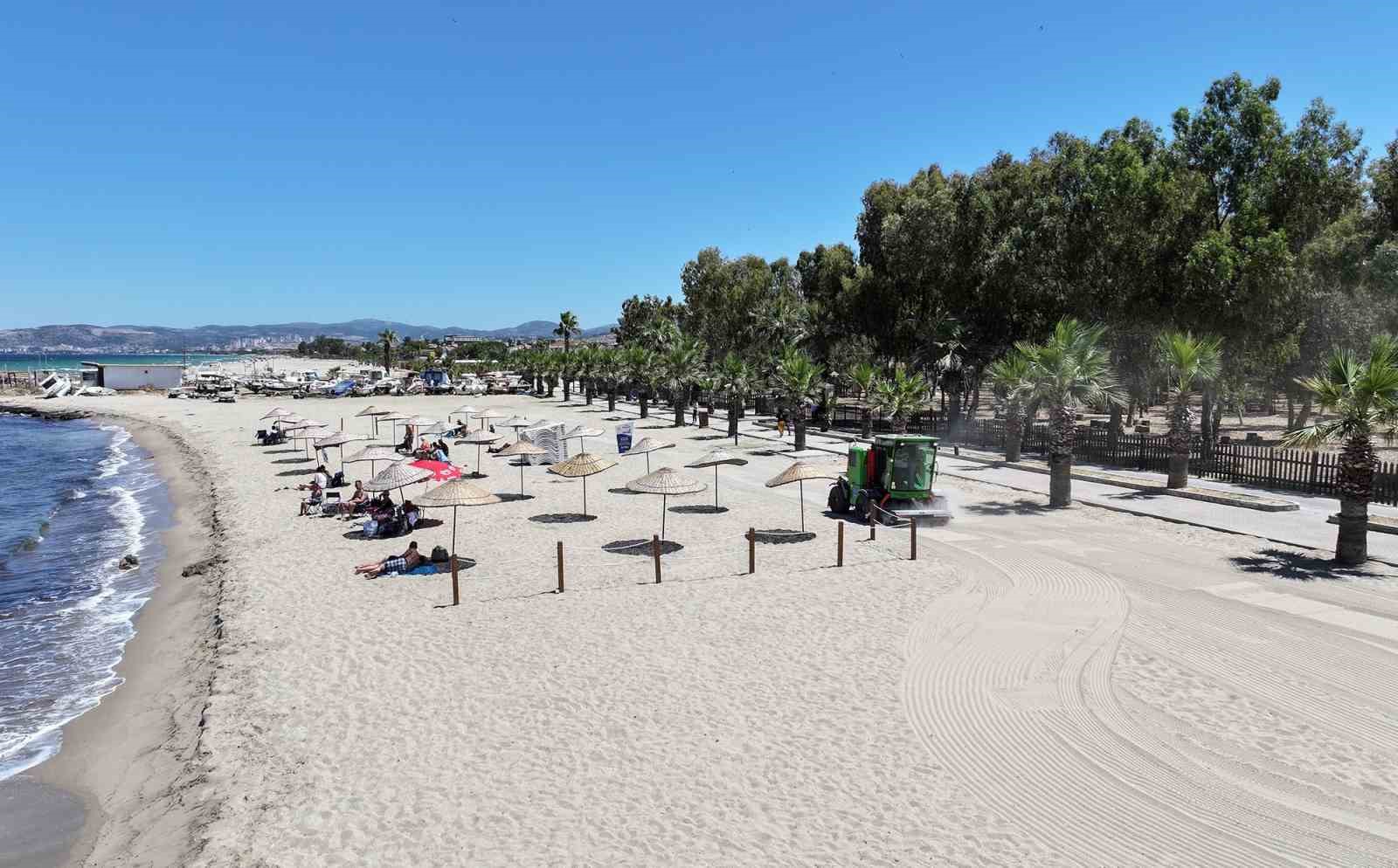 Kusadasi Plajlarina Son Model Kum Temizleme Araci 6F94B83Beb4936Ad358980309380A0Fa