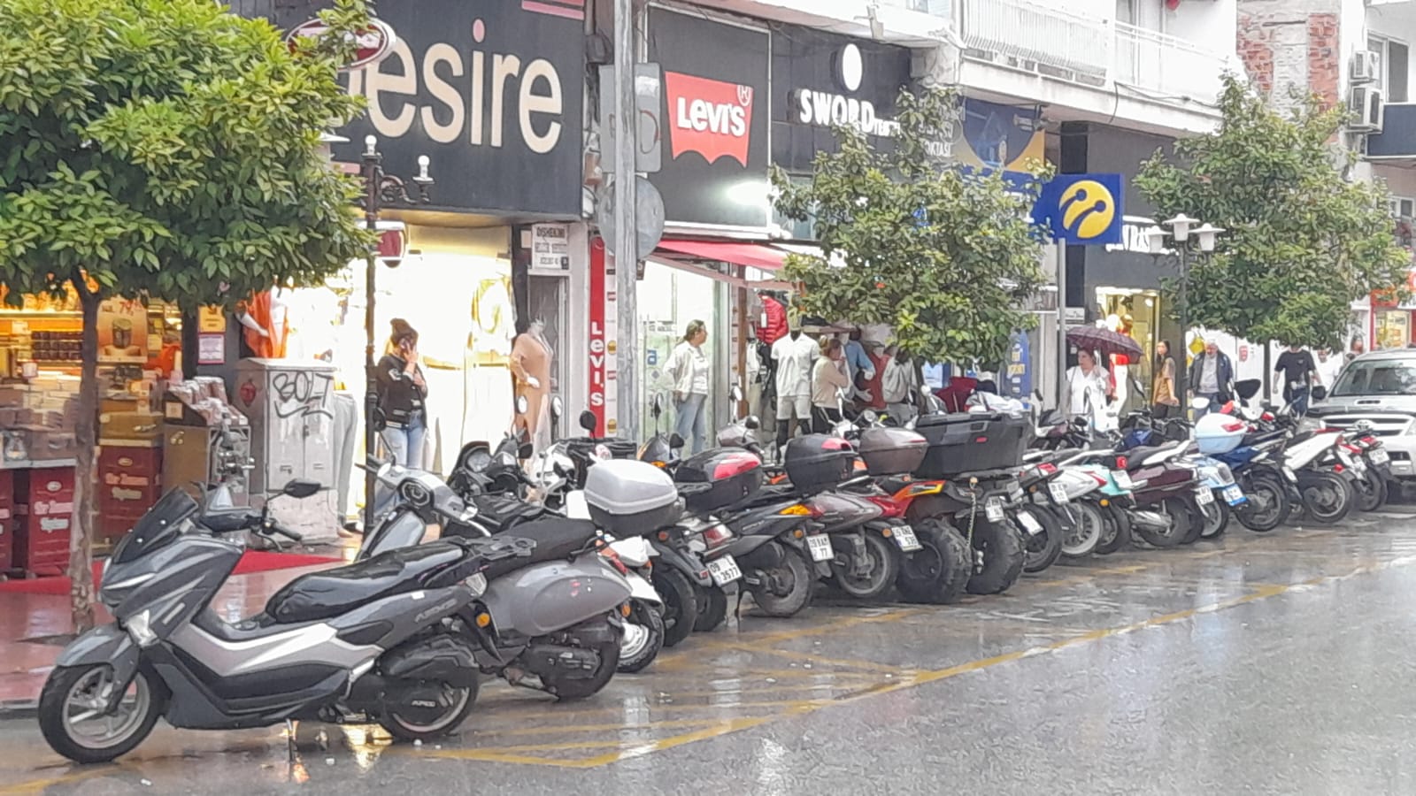 Kusadasinda Iki Tekere Ilgi Sezonla Birlikte Artti 572455 71B6Ecf30Ed81C197A6E78Fcac5D889B