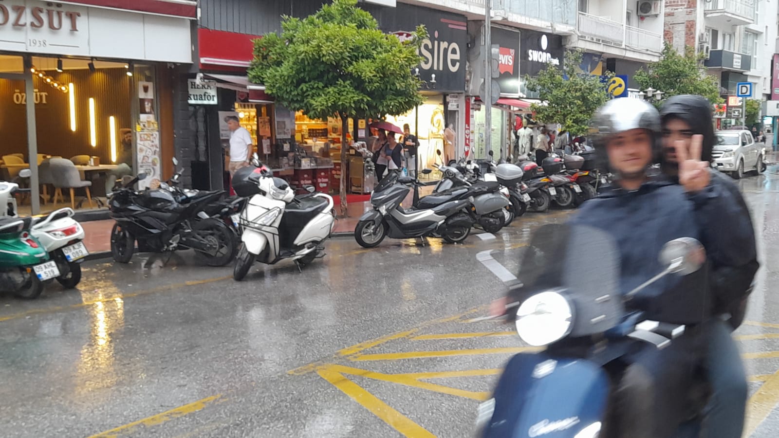 Kusadasinda Iki Tekere Ilgi Sezonla Birlikte Artti 572455 Cfd5F56293C843Ff0C6Ebc60A96E6Bb6