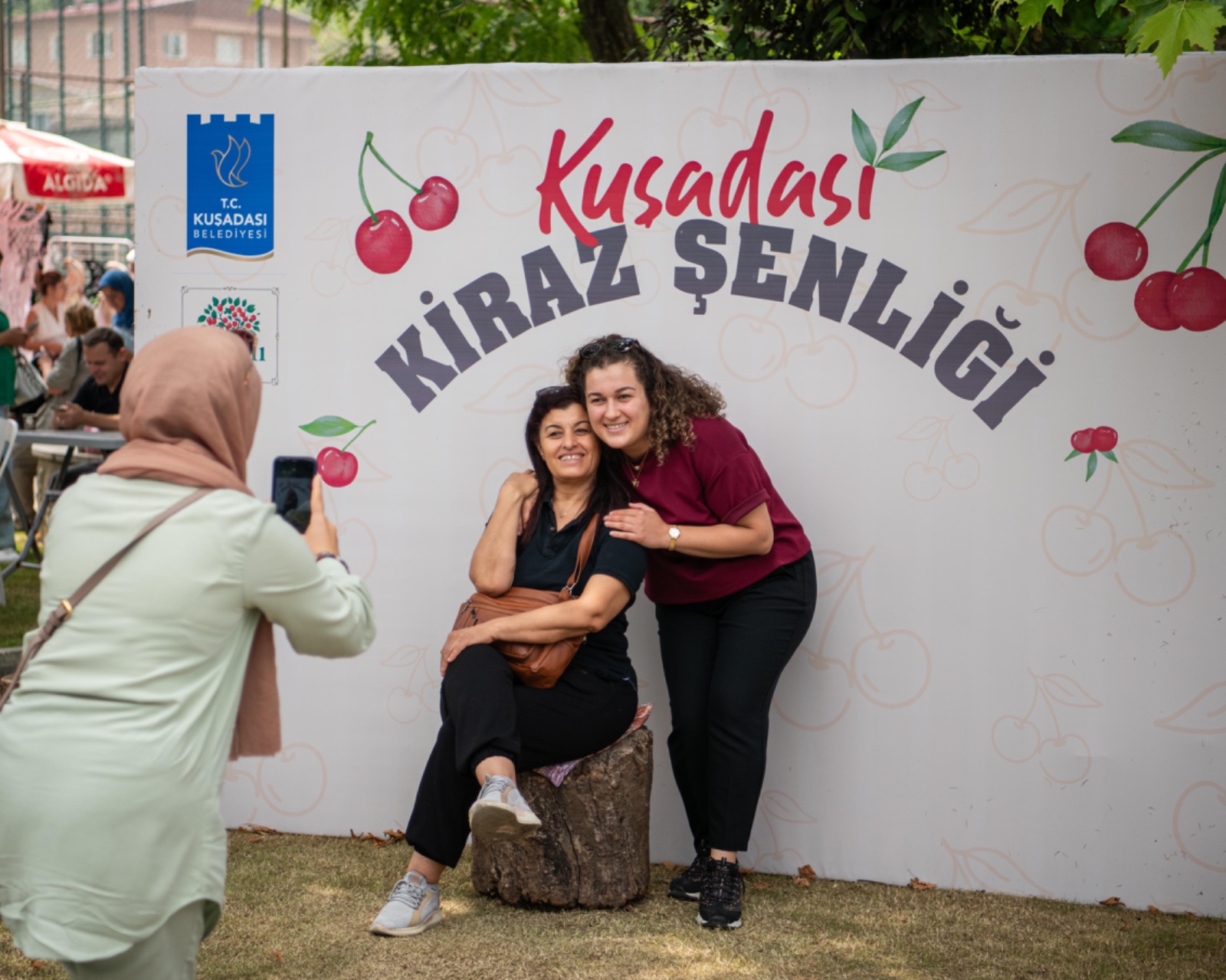 Kusadasinda Kiraz Senligi Coskuyla Kutlandi 572533 B53Dc28B3Ab54Cad74A4A9418Aefd96B