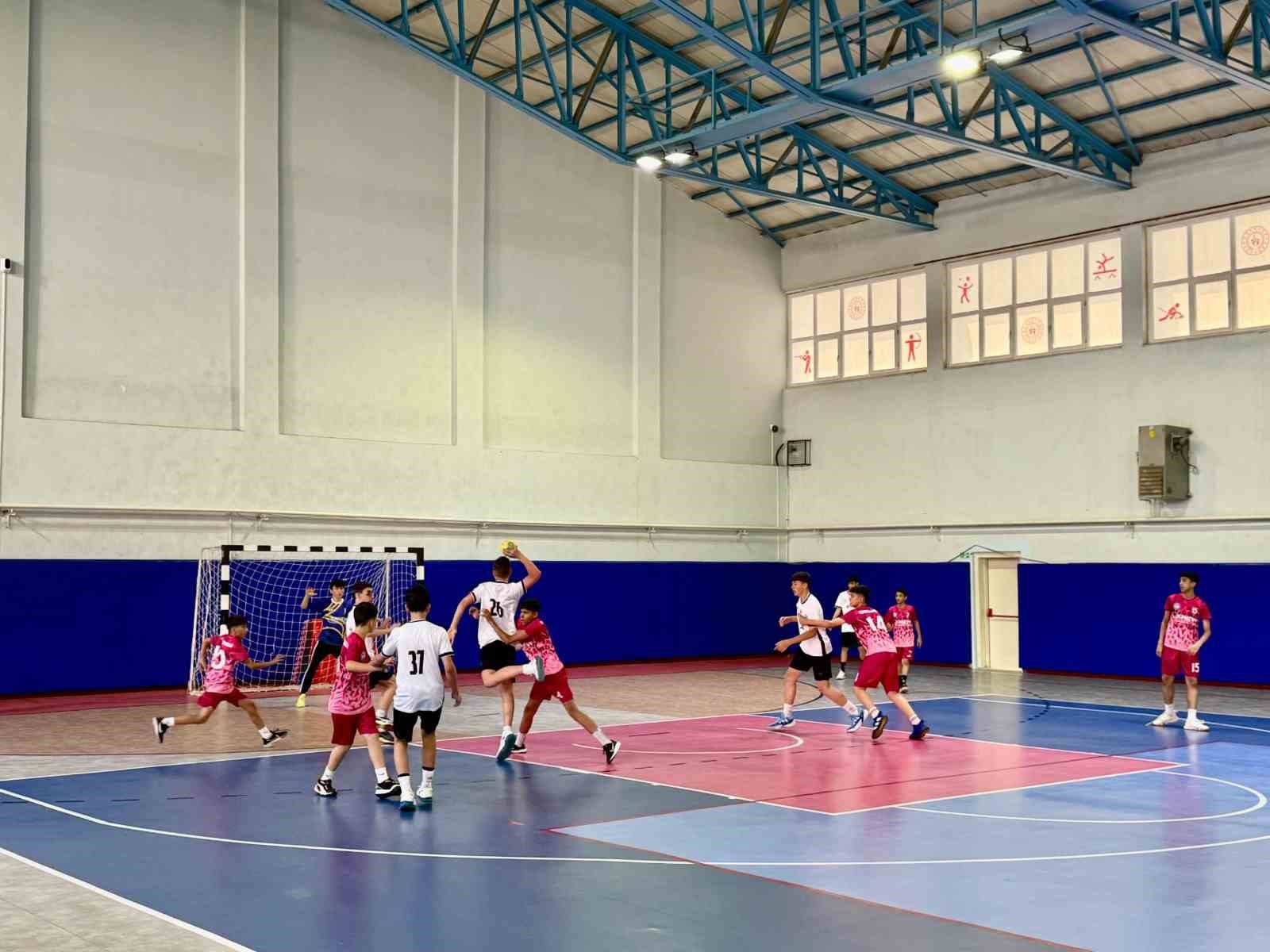Minikler Hentbol Turkiye Sampiyonasi Aydinda Basladi 1B18Ef1Aff6Aa579C49Dd65771Bab8F8