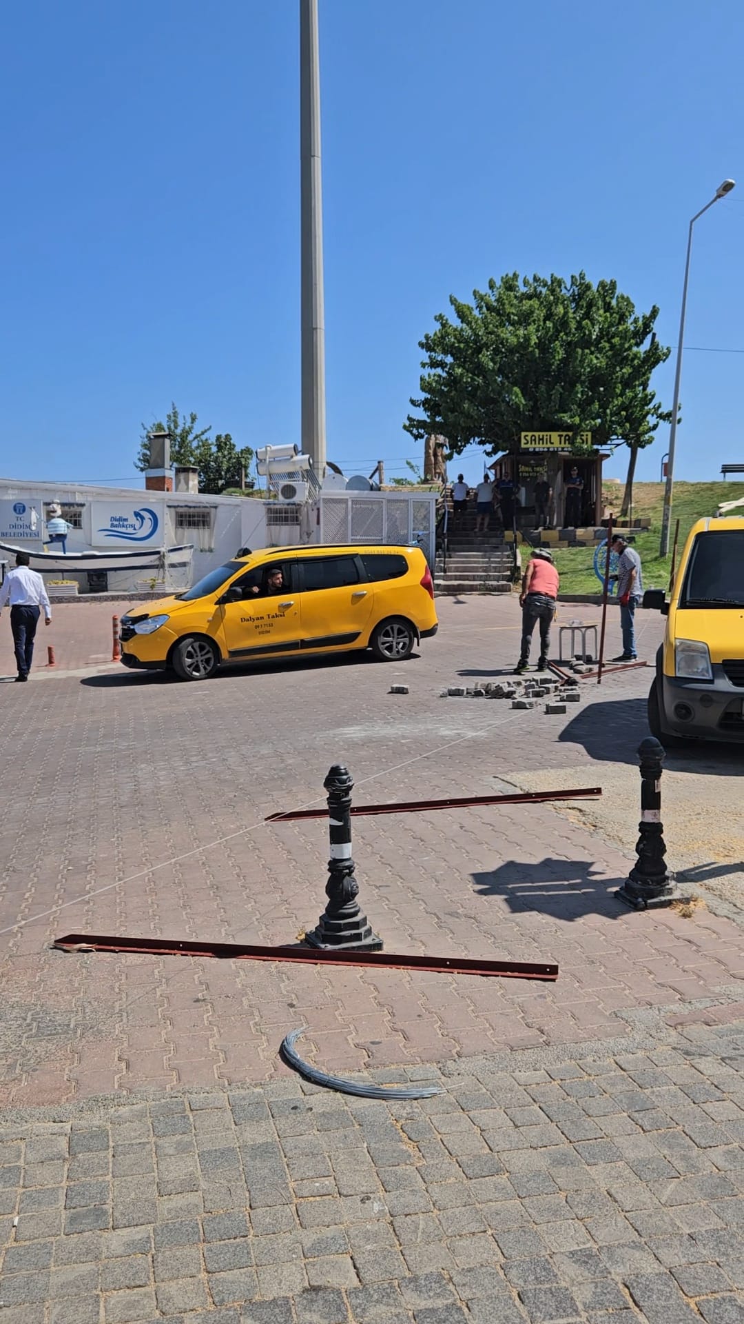 Mirasci Vicdani Geldi Yali Caddesini Once Kapatildi Sonra Yeniden Acildi 576976 D041A80B7D7D1Ddb97D6D0E1A70Df5E8