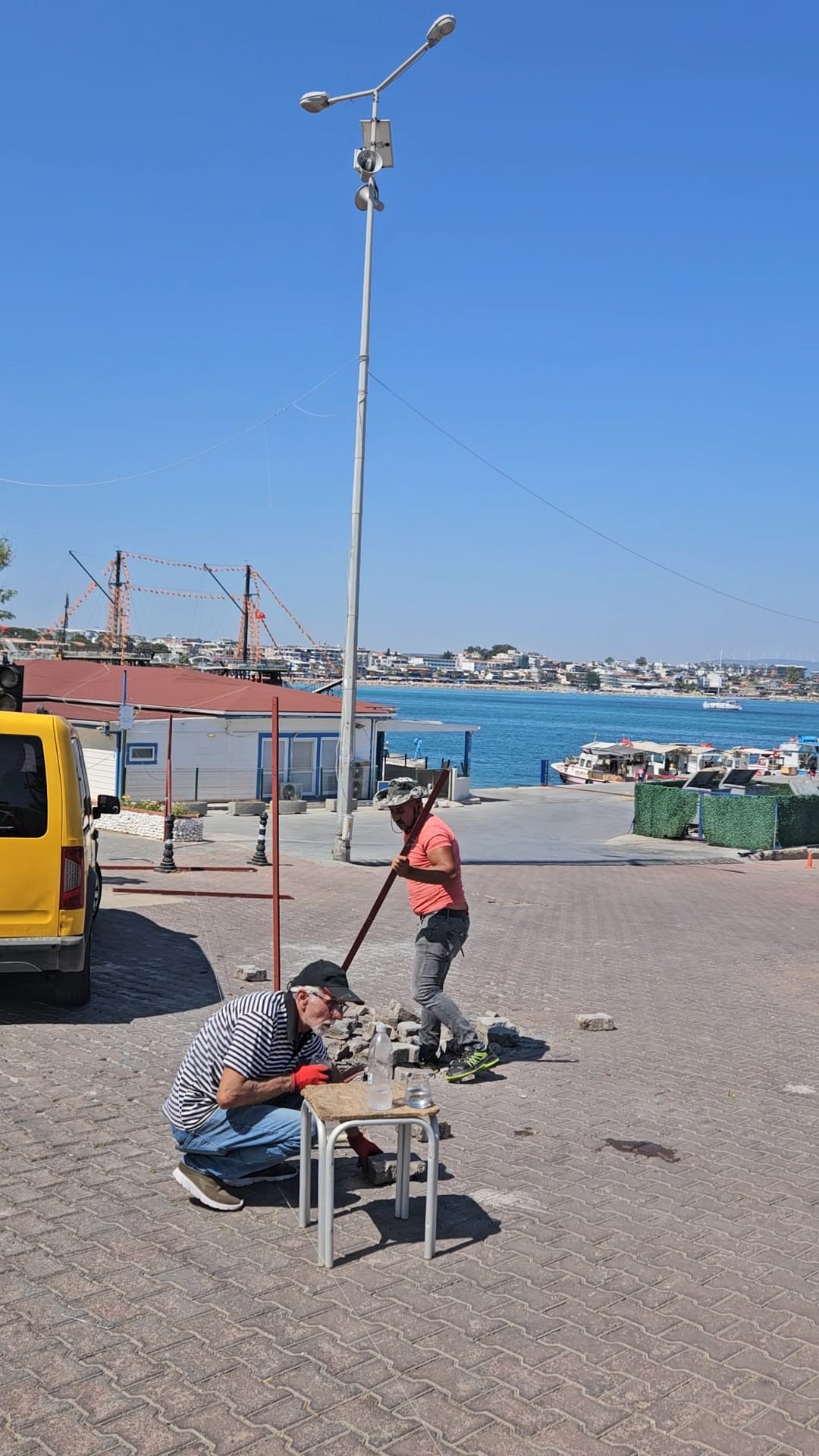 Mirasci Vicdani Geldi Yali Caddesini Once Kapatildi Sonra Yeniden Acildi 576976 Faca0E35Ceb373891A0074B0D1B2Ff47