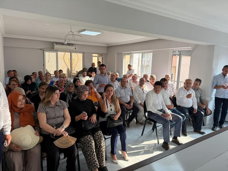 Nazillide Ak Partiler Bayramlasti Birlik Beraberlik Mesaji Verildi 573997 7B605E9Bc75253Cf5C1219791C0C9873