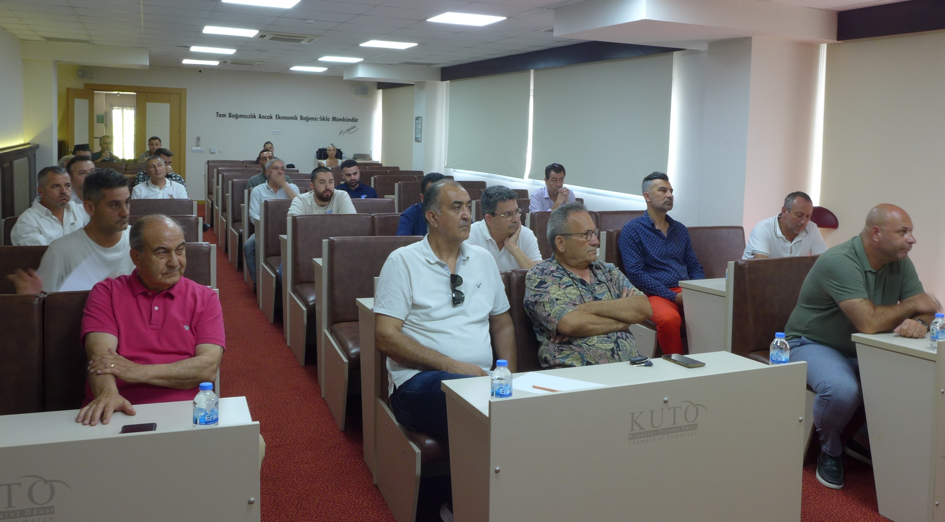 Seyahat Acentalari Ve Carsi Esnafi Kutoda Bulustu 575303 A6876Ef5E75E1B385F7Aa52D41A02050