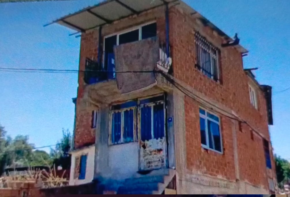 Vefali Abi Kardeslerine Mezar Yaptirdi Taslarina Vefasizlara Vefa Kacinilmazdir Yazdirdi 579333 9461F29Ebd751F7Dc8Fa1930Ee76A5Ce