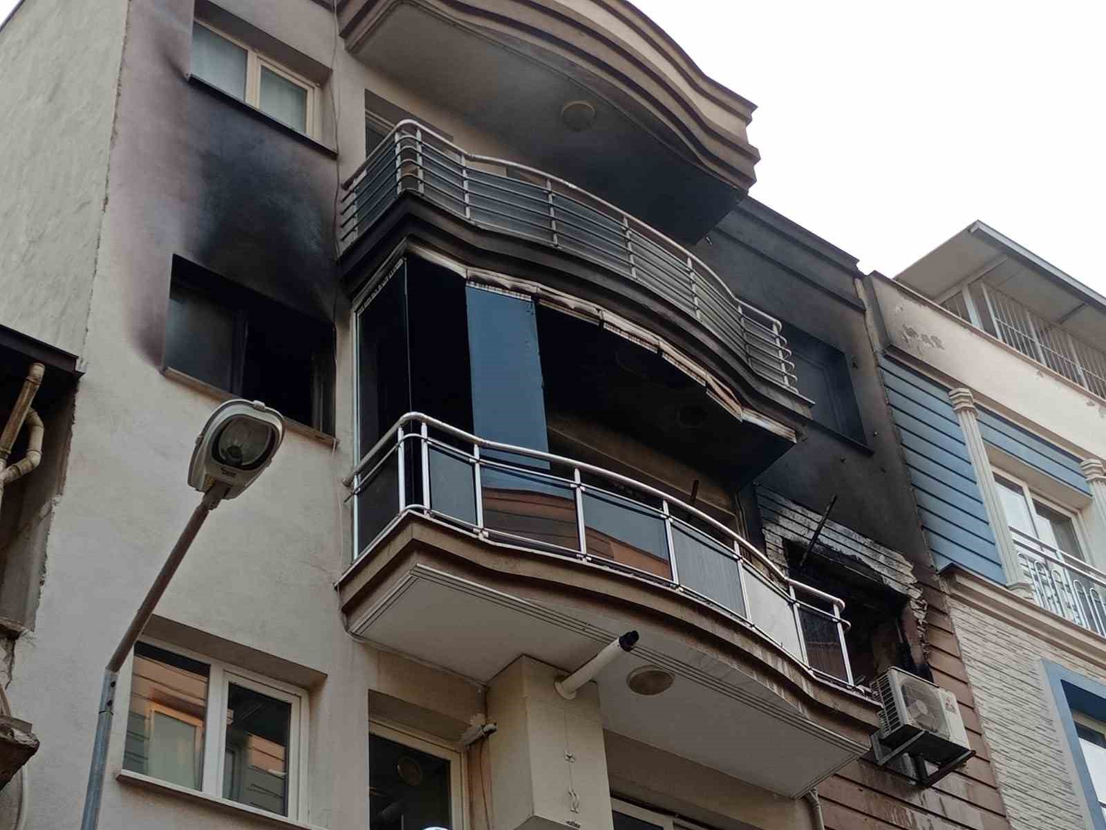 Alevlerin Yukseldigi Ev Kullanilamaz Hale Geldi A0860538A5Bfdfba0A343Eef0C48C86C
