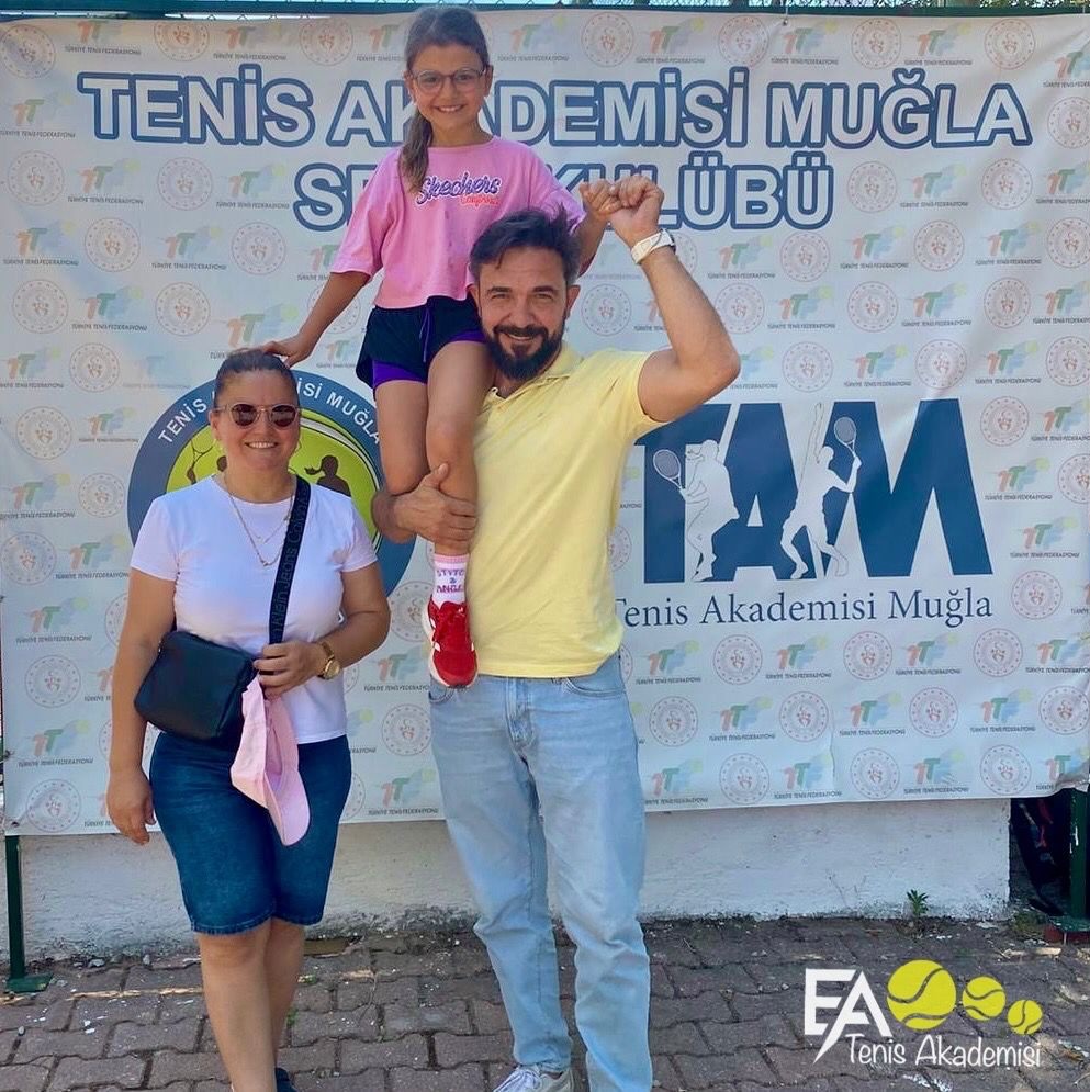 Asel Ve Aden Aydinin Gururu Oldu 584888 9210C6E39E0C9D89B1618Fb959D58C44