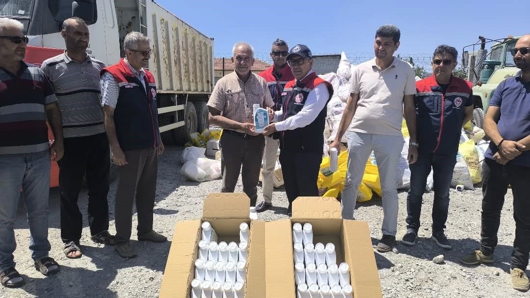 Aydinda Toplanan Zirai Kimyasal Atiklar Gelecege Nefes Oluyor 21Ea8182133F06D2930D8F3Fc40Da952