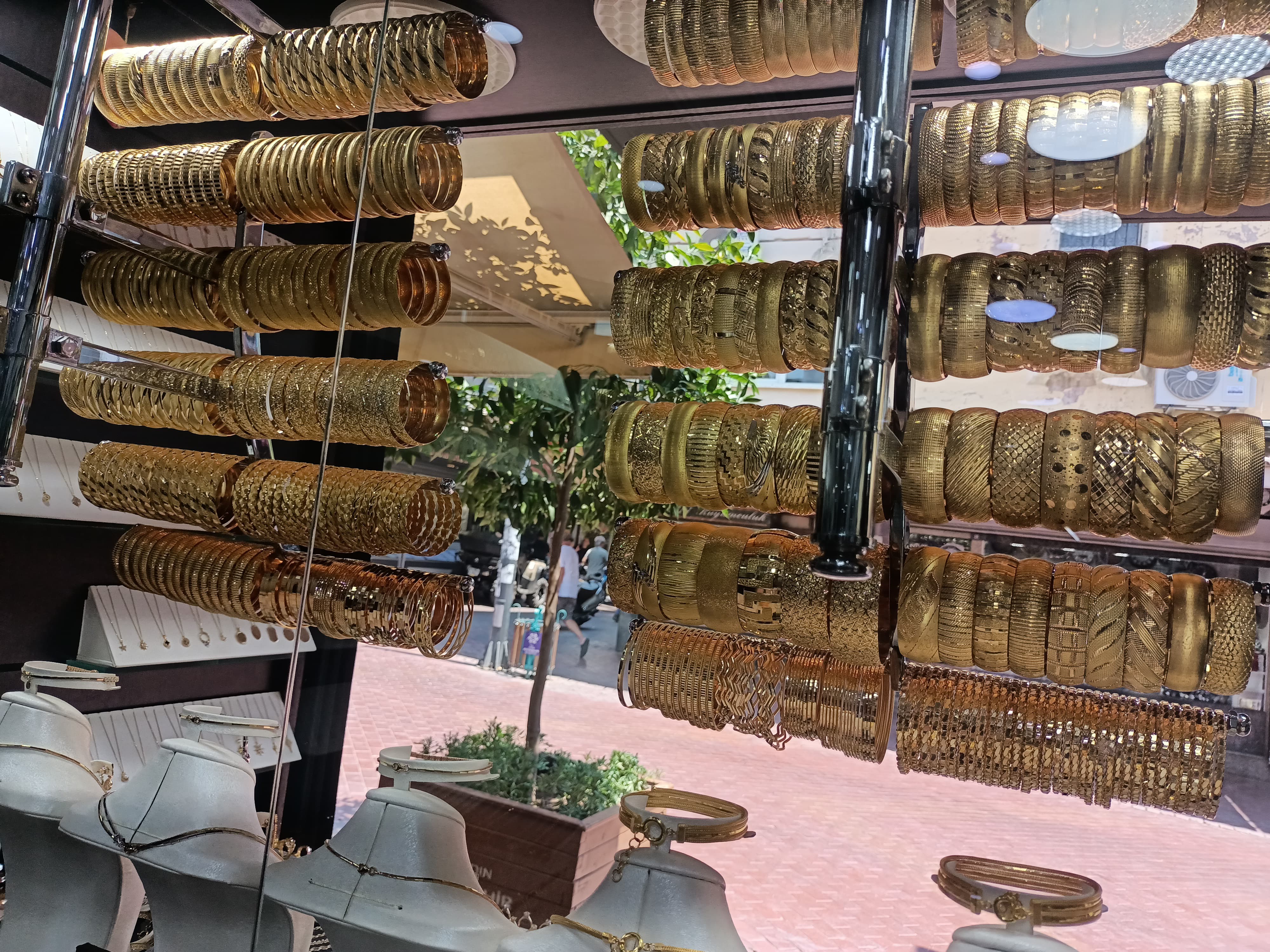 Baskan Onalda Altin Yorumu Ucuz Gibi Gorunse De Hl Pahali 584054 1E1B731C5976D837F5A311De39D2B99E