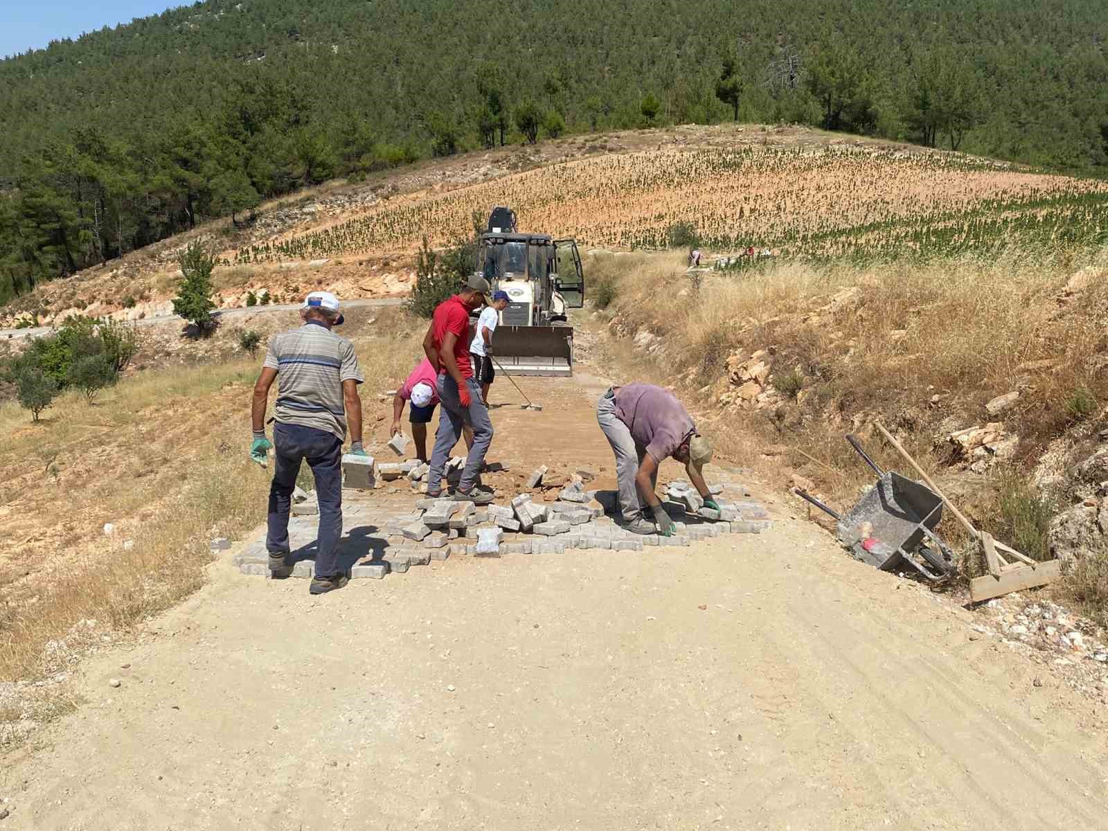 Bozdogan Belediyesi Yesilcam Mahallesinde Calismalara Devam Ediyor F9F7Dcf054335Fdc82E263A508B88E89