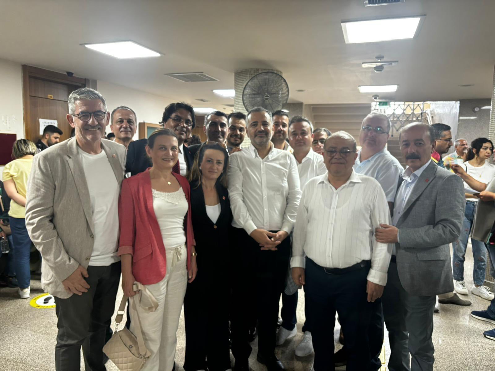 Chpli Saatcidan Izmirdeki Tutuklamalara Tepki Hukuksuzluga Dur Demek Icin Bir Aradayiz 581043 6C0D9Ffe36B7C9Be07Db93Ee0951A9D7