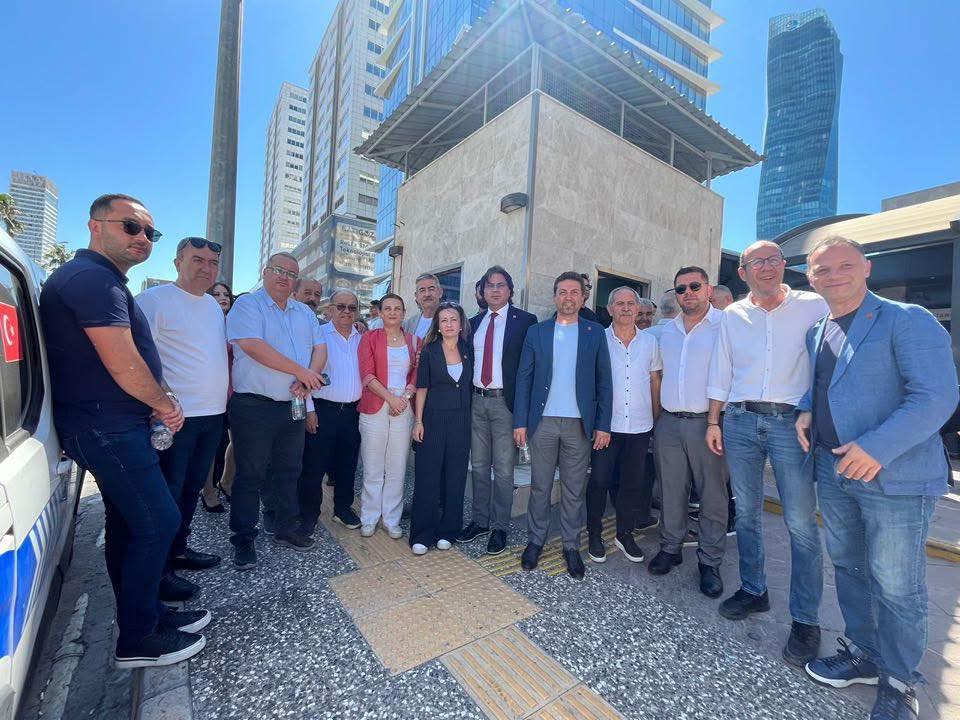 Chpli Saatcidan Izmirdeki Tutuklamalara Tepki Hukuksuzluga Dur Demek Icin Bir Aradayiz 581043 Bcd69425D1F9102646F72E401Afb8608