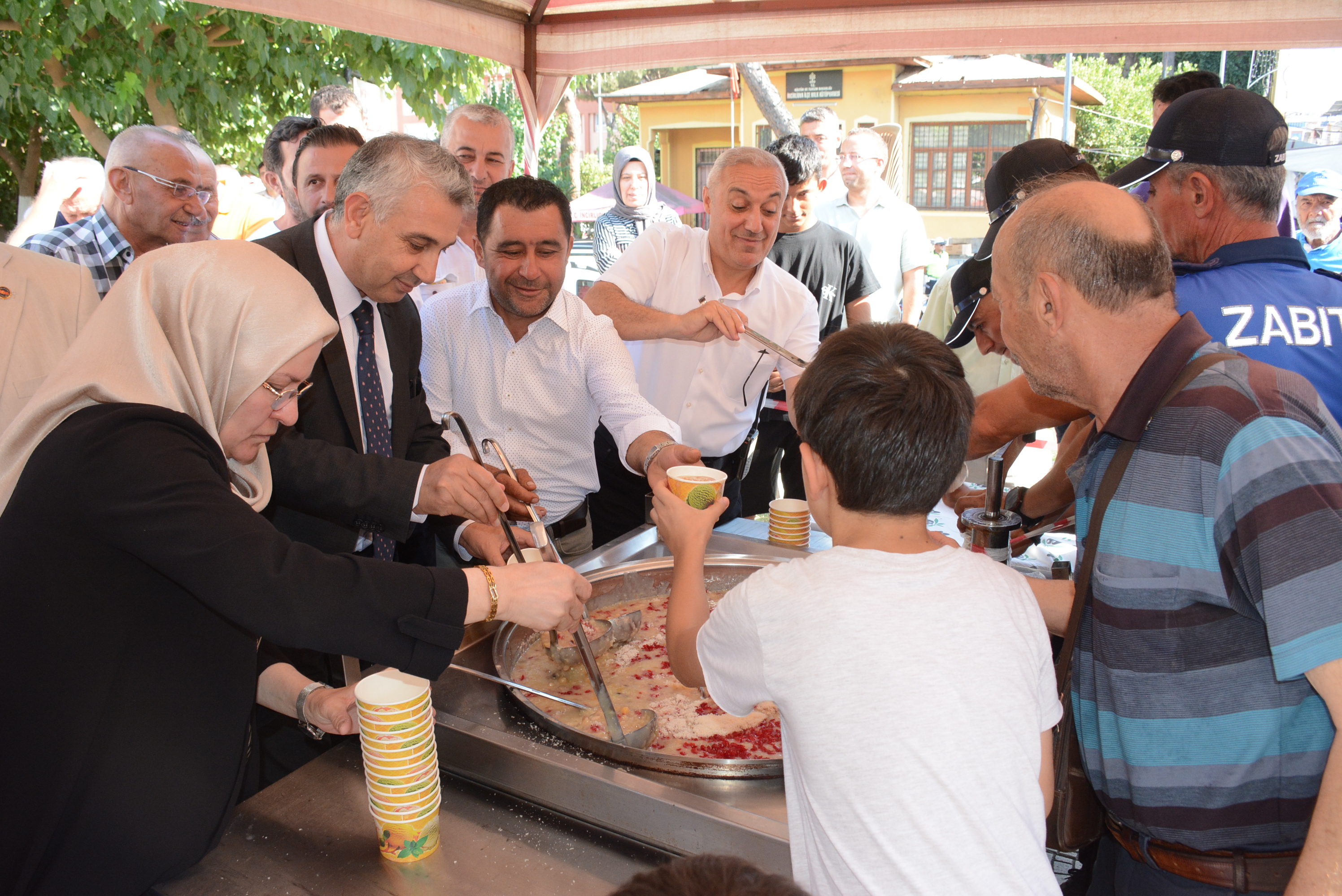 Incirliovada 5 Bin Kisilik Hayir Vatandaslardan Asure Hayrina Yogun Ilgi 582925 24385B291F43B060D036Cf7A5Fa62136