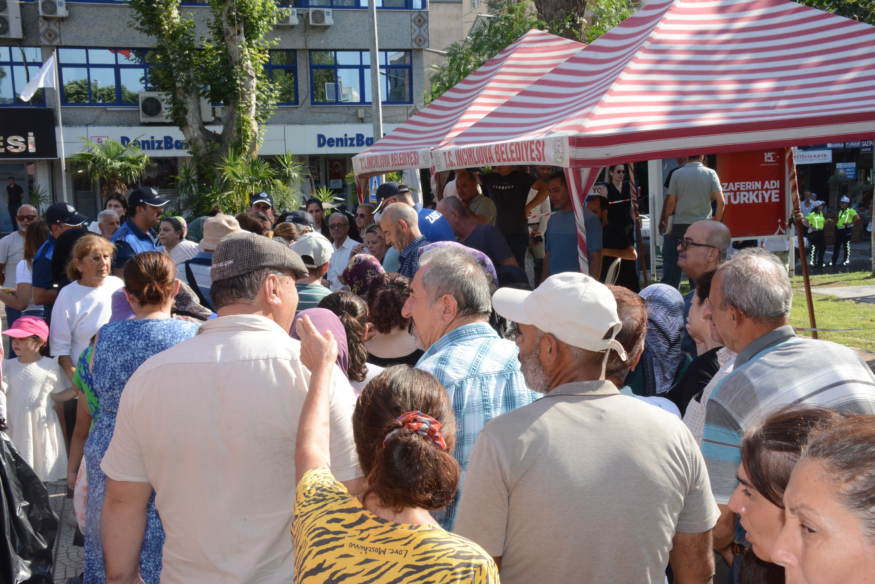 Incirliovada 5 Bin Kisilik Hayir Vatandaslardan Asure Hayrina Yogun Ilgi 582925 28Eb15E12548C02653Ff5A37Fe8D1Ece