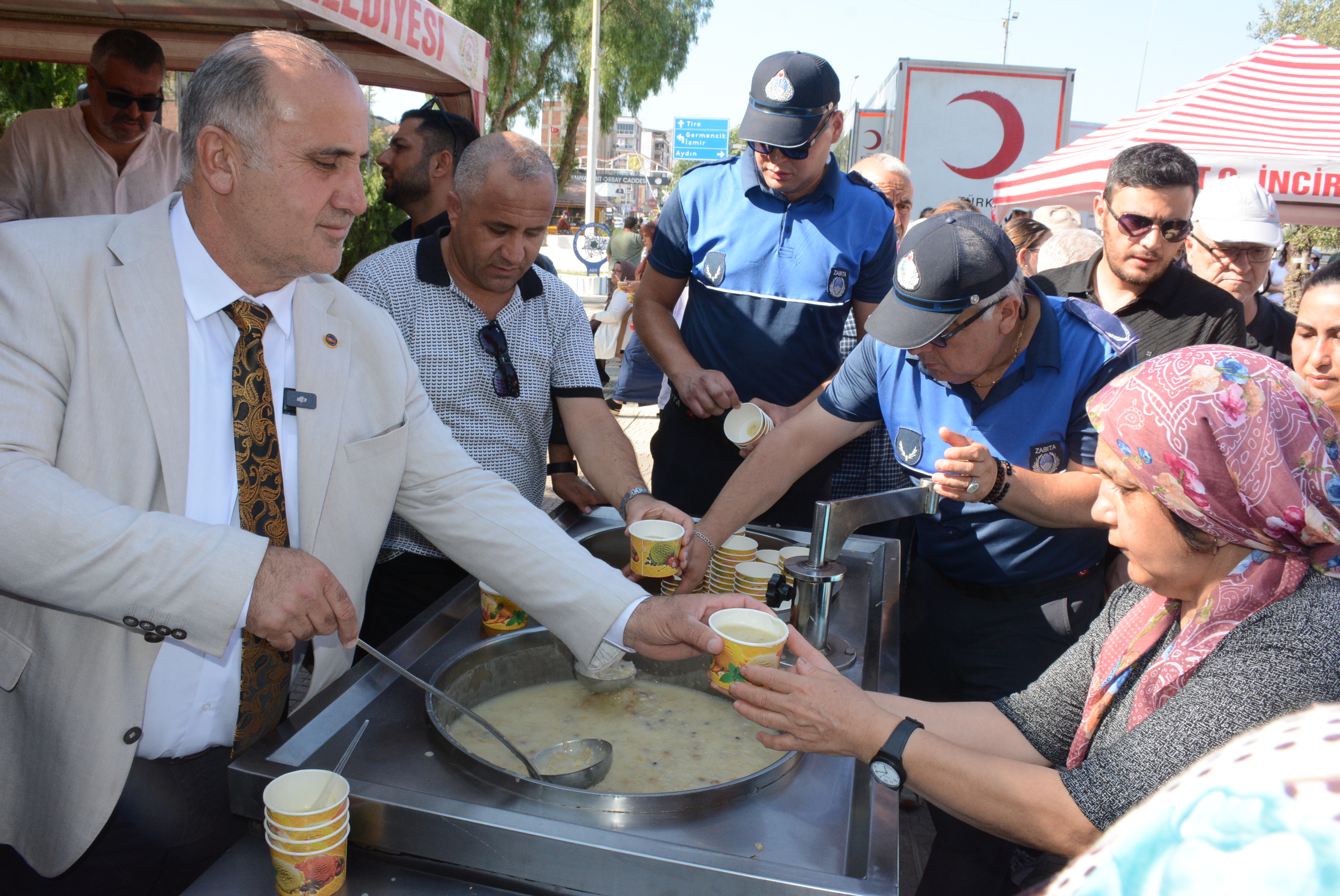 Incirliovada 5 Bin Kisilik Hayir Vatandaslardan Asure Hayrina Yogun Ilgi 582925 7F2Ff6A59B9Cd6590759F25917A61C0D