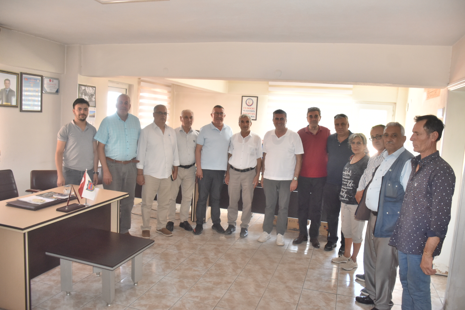 Iyi Parti Aydinda Ilce Ilce Geziyor Bu Kez Duraklari Karacasu Oldu 587018 72075B90Faeabae5Cf2C78A6Cd76Feb8