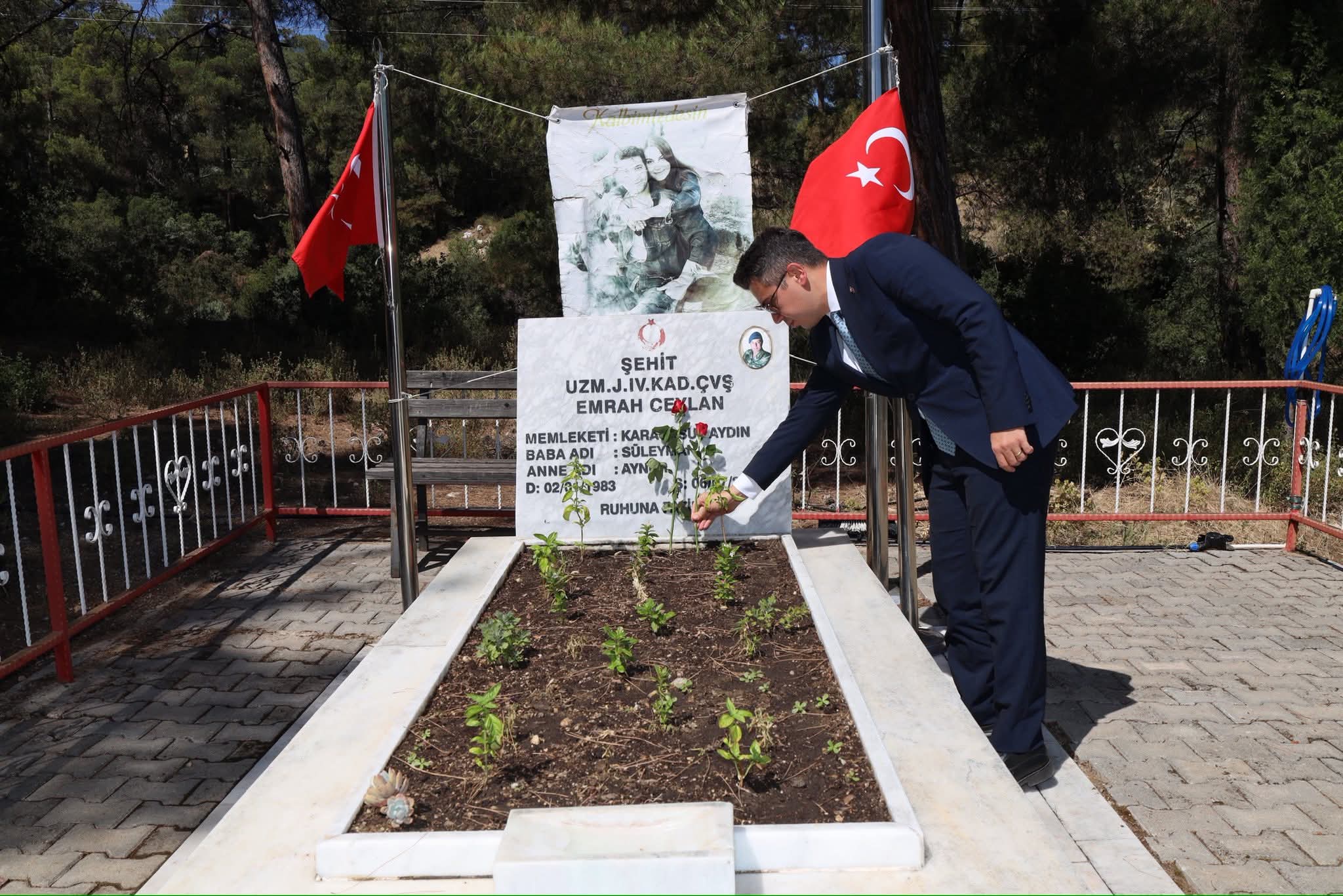 Karacasulu Sehit Emrah Ceylan Kabri Basinda Anildi 581339 Aba55A885C9A7C9289E32Df1E930A847