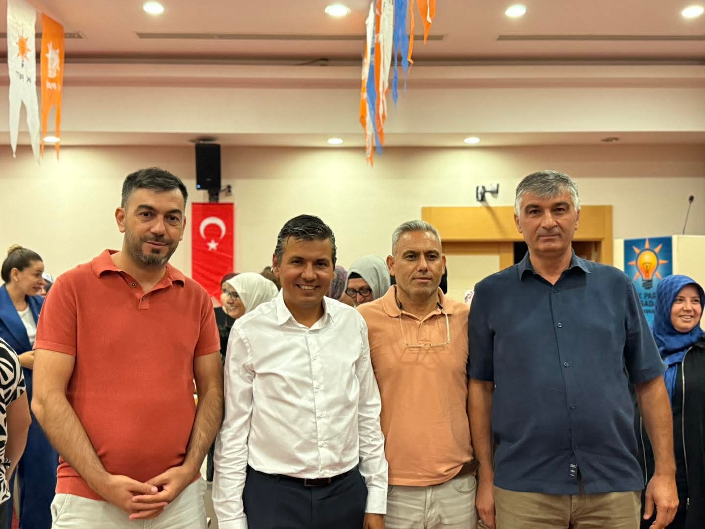 Kusadasi Ak Parti Danisma Toplantisinda Bulustu 585842 78867B56025A5A8F2C3C905Bd87Be3A7