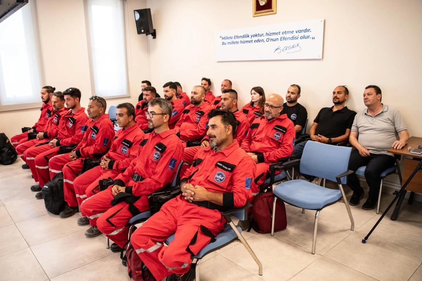 Kusadasi Arama Kurtarma Ekibi Egitimlerini Tamamladi F6C3Acb50F21Cb47B41B7A5C2Cb9B6C1