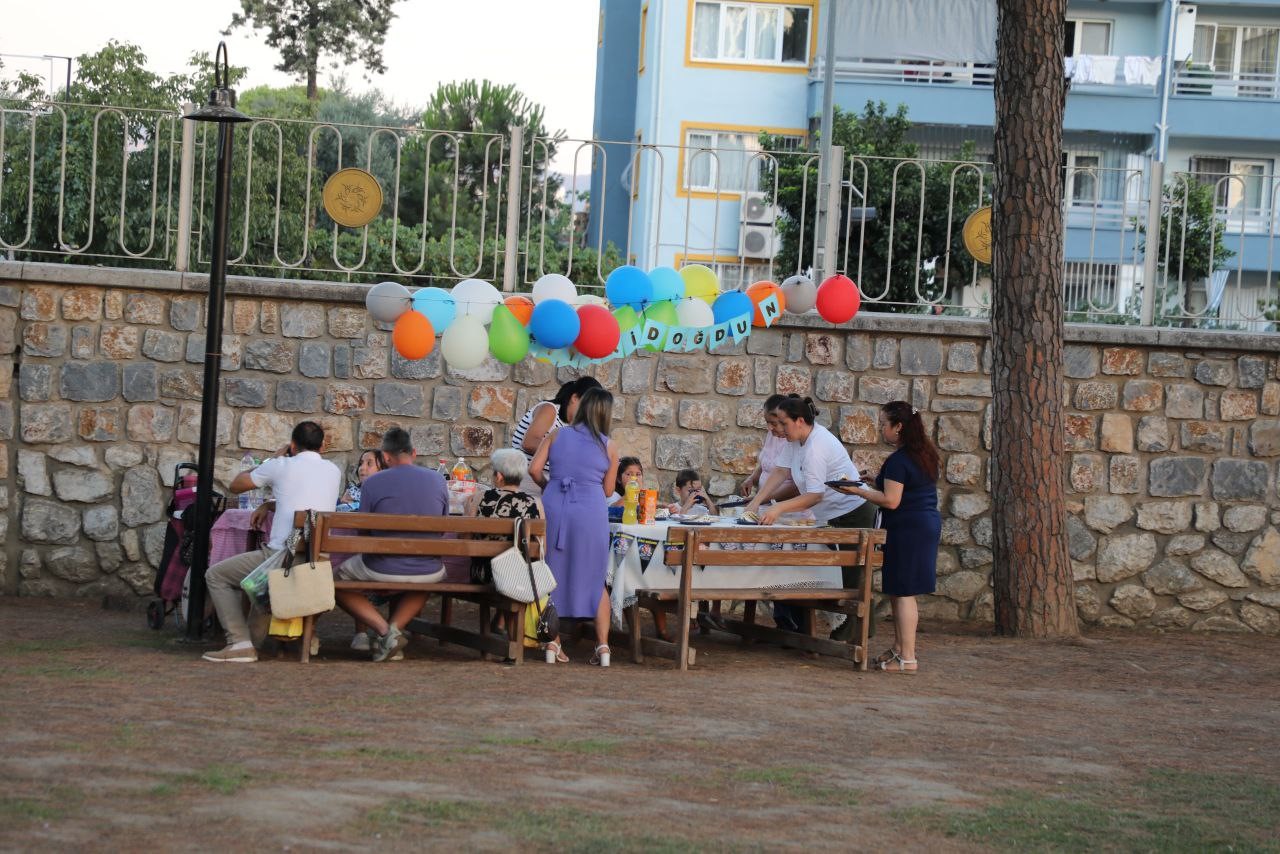Mimar Sinan Ve Tekstil Parklari Aydinlilarin Ugrak Noktasi Olmaya Devam Ediyor 03Bb9F80B66B4Bd95E59Ec684De1D78D