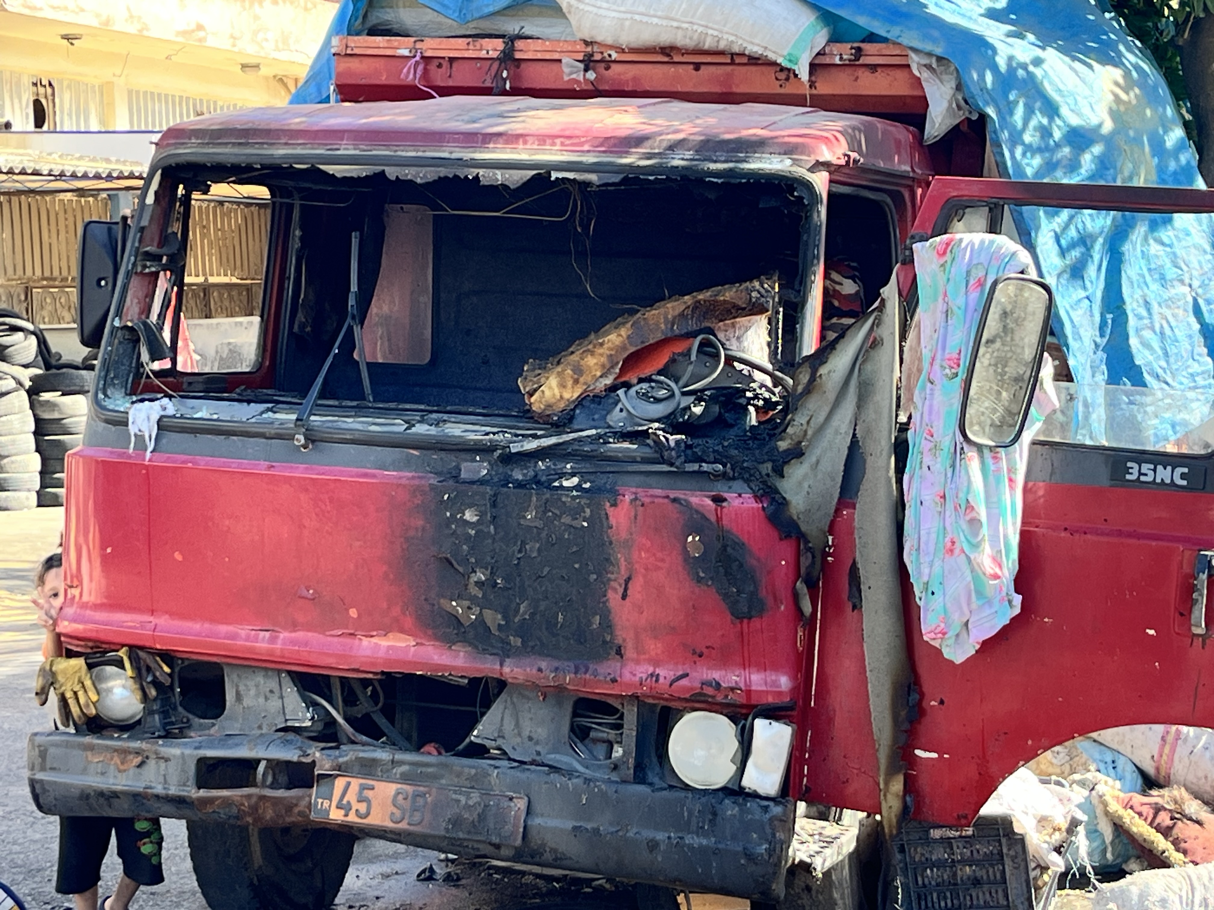 Nazillide Ot Yangini Kamyonete Sicradi 581410 548082Be88Da8Afc435185565394B2F1