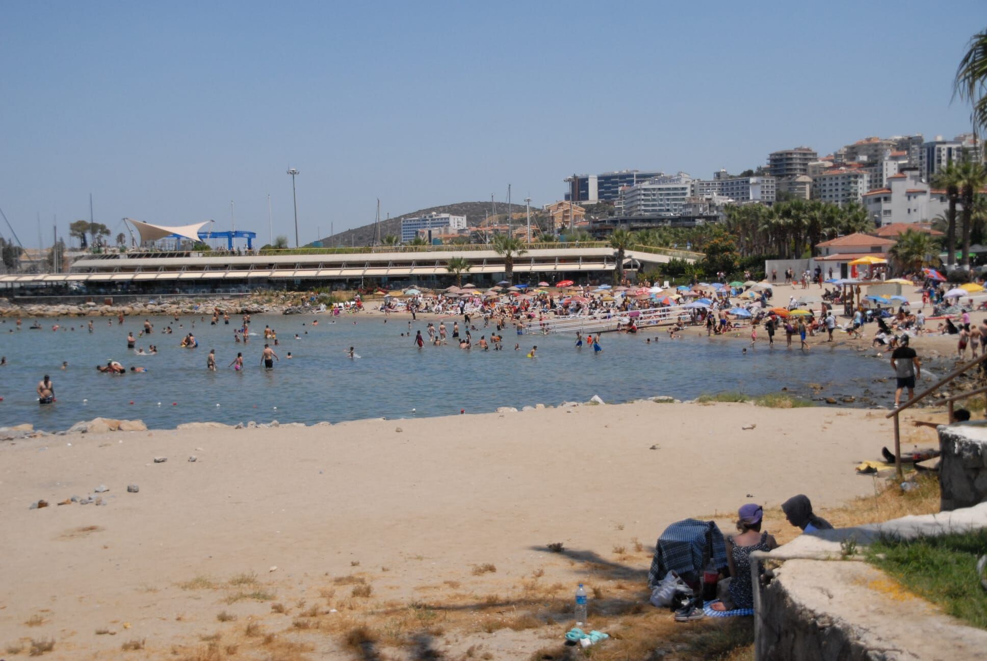 Sicak Hava Kusadasi Sokaklarini Issizliga Burudu 585753 C2Af6C482A3F8Aeb0Adb6061Dd817E10