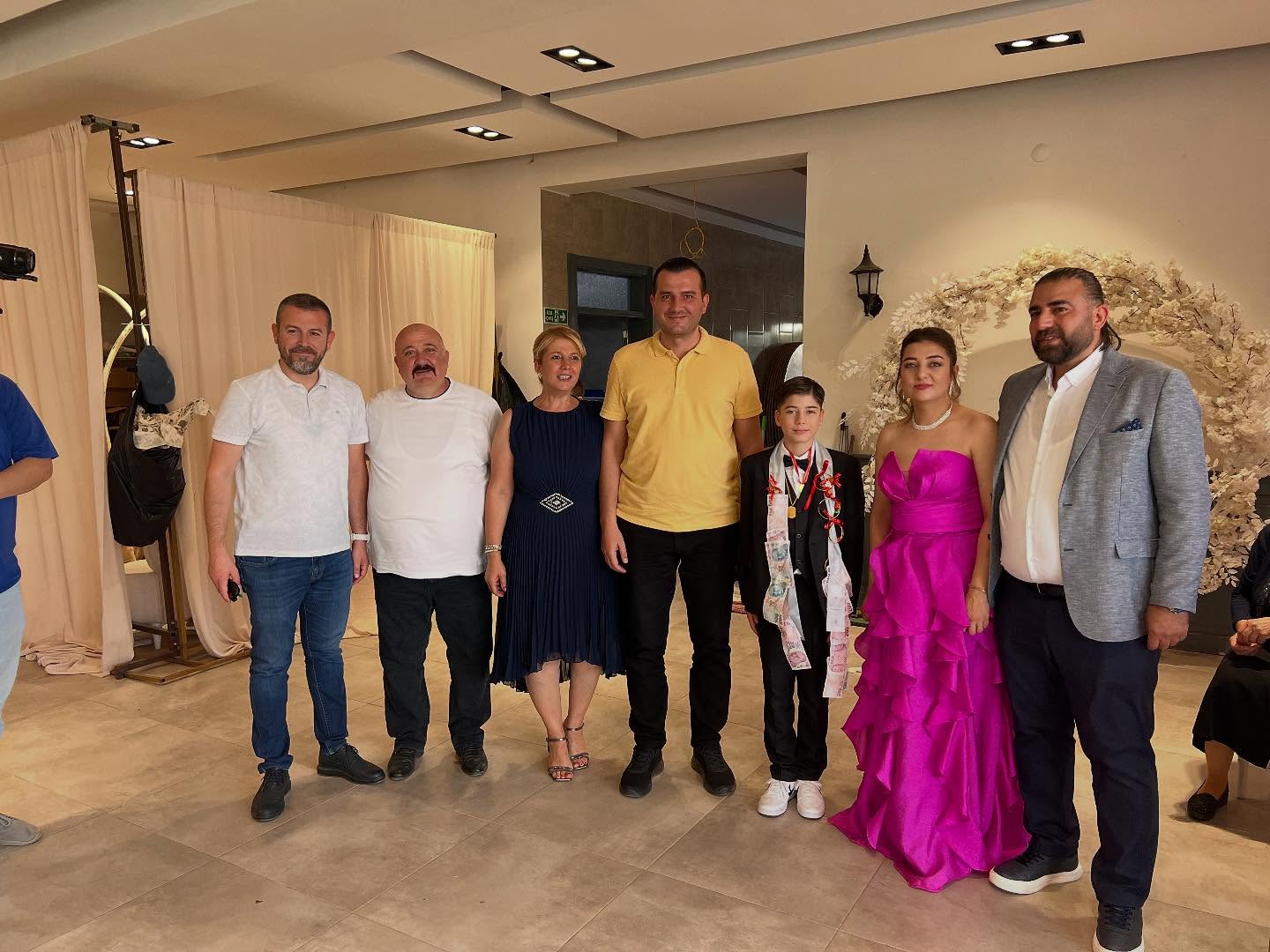 Siyasetcilerin Dugun Mesaisi 583237 7Bf0F55A1E106Ad780E2Bee0C50876Fc