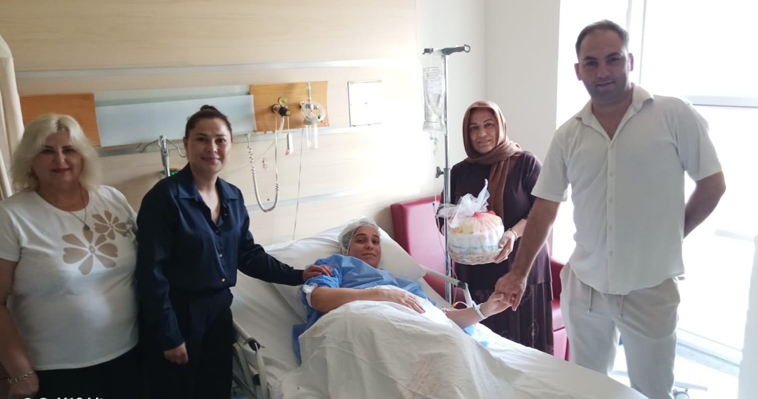 Ak Kadinlardan Duygusal Ziyaret 589426 Af5729F5878Ea8337Fe9967A7Bae021E