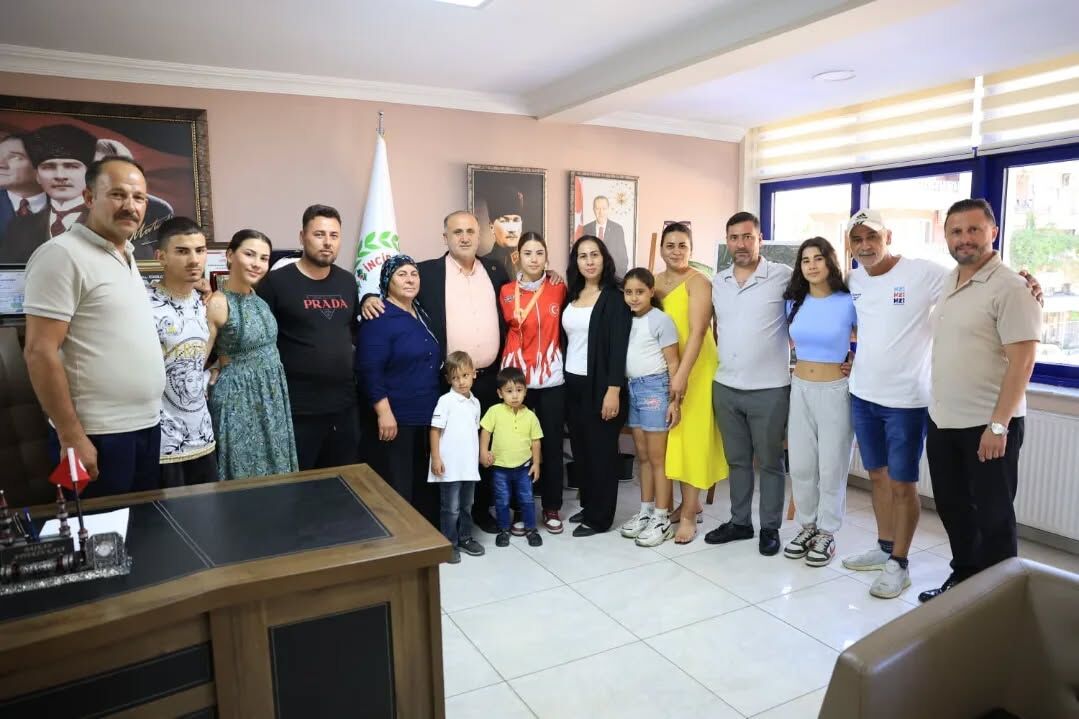 Avrupa Ucuncusu Oldu Baskan Kayayi Ziyaret Etti 593893 7010Cc6B4B3F28C4Bf0C00A0D27D5C0D