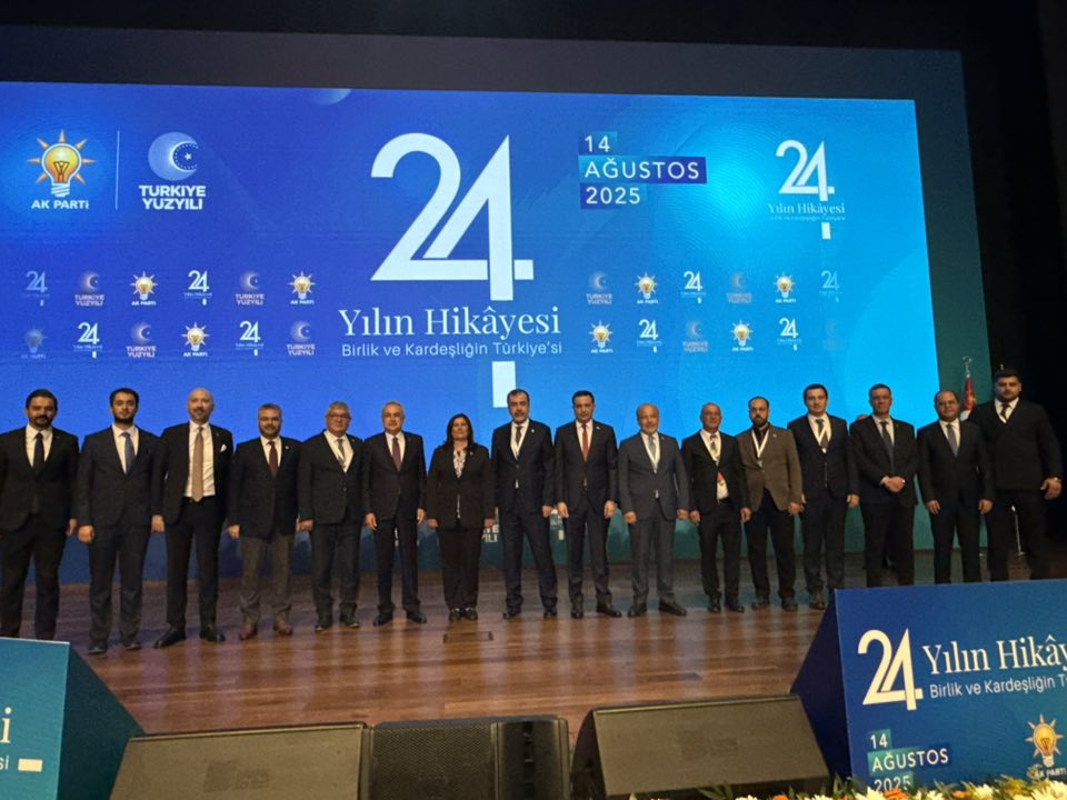 Aydin Ak Parti Cercioglunu Bagrina Basti 591211 3Fc3244C1Fef9E2Ee390735719Debcf1-1