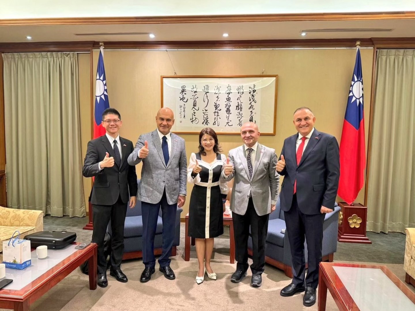 Aydin Milletvekilinden Tayvana Ovgu Turkiyeye Elestiri 588836 D4Cf3Fe289B5F2E1C9711C735E4Adc9D