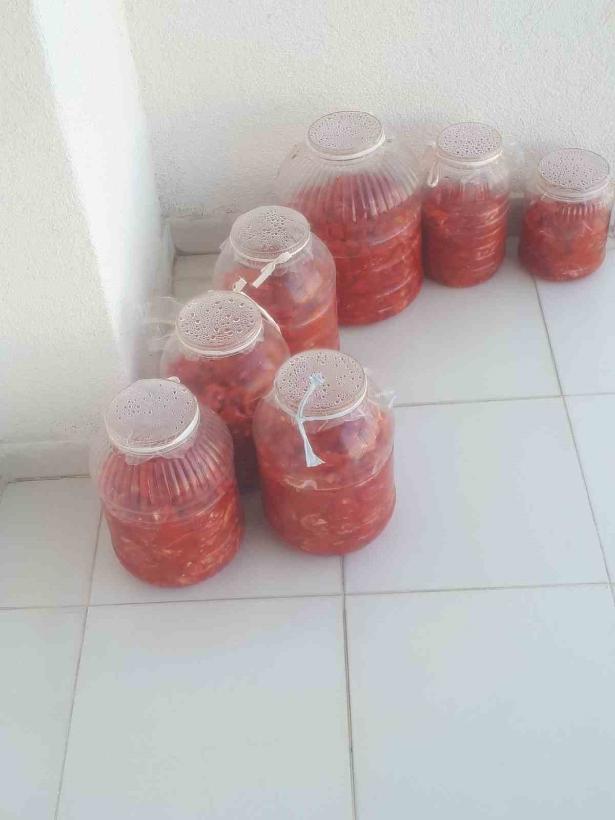 Aydinda Balkonlar Kirmiziya Boyandi 19Cb3Da051B2F8Ff10Ce48D4E256Fe0B