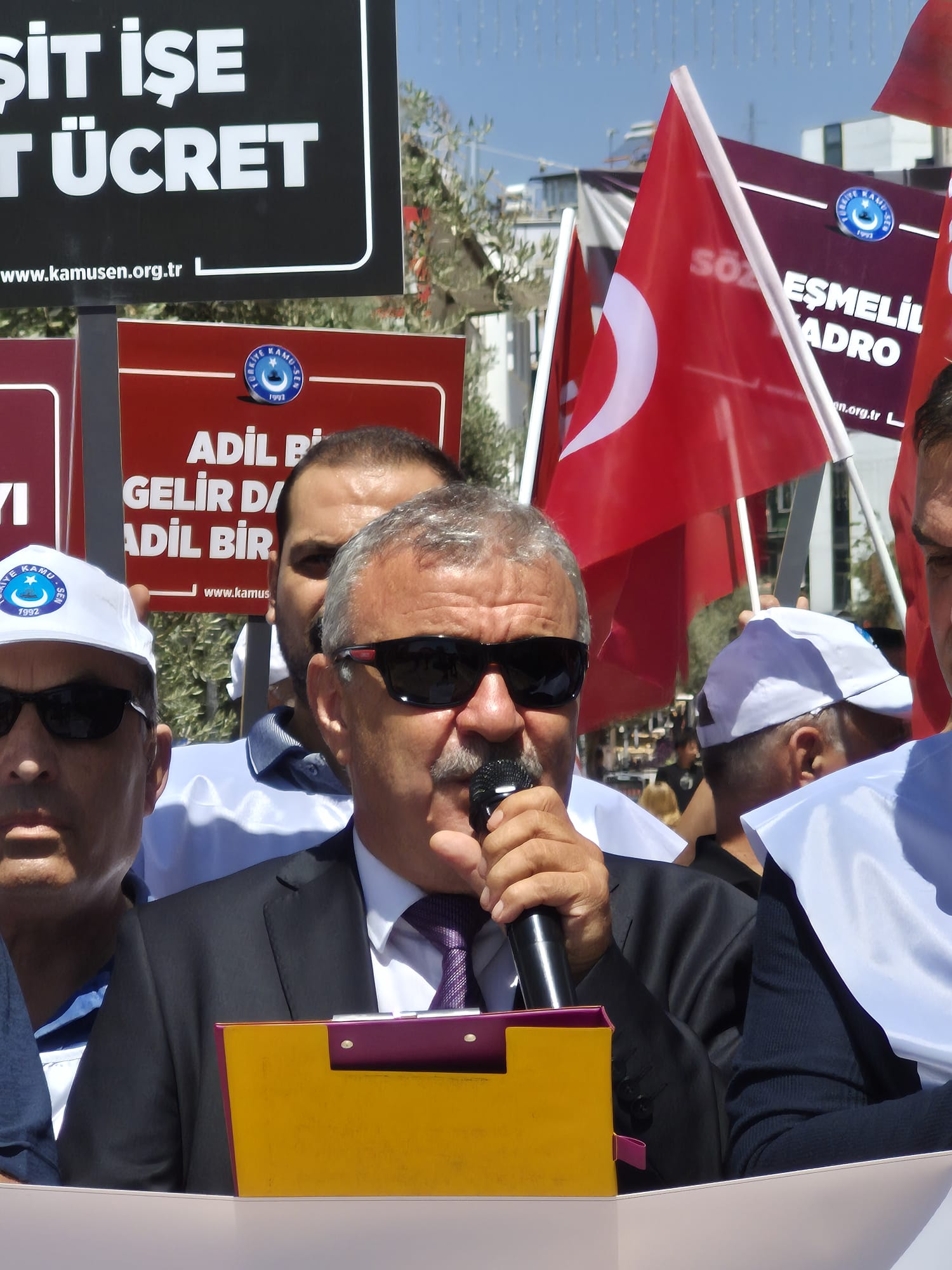 Aydinda Memurlar Is Birakiyor 591820 92445964F19Bb11B8208B50F3E6F5259 (1)