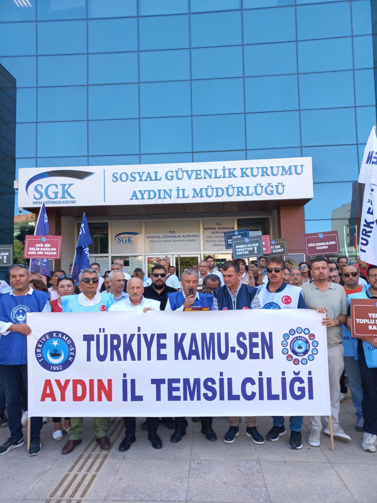 Aydinda Memurlar Is Birakti 591981 632Dc91195E97Ecc1976De7Bf17A2F88