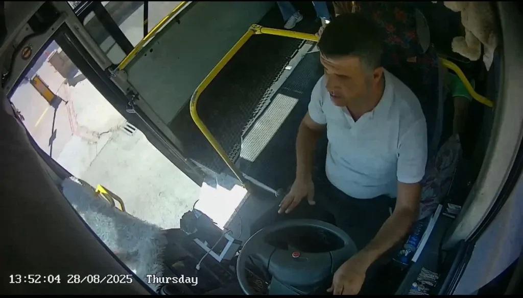 Aydinli Soforden Insanlik Dersi 595117 Fa8276F5Caf946Fc1C18B394Ebfc7C57