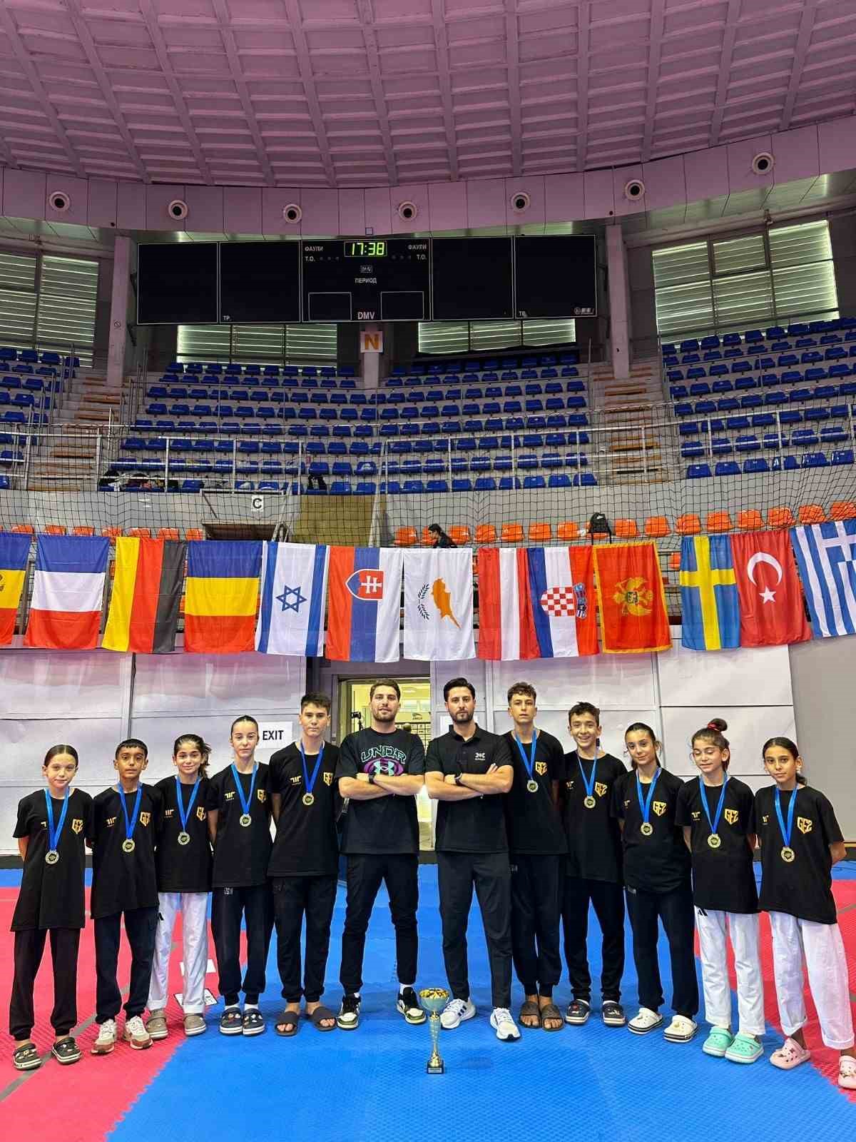 Aydinli Sporcular Sampiyonluk Kupasini Turkiyeye Getirdi 7Df14D60F9C21E5E3C9F83Ea19107367