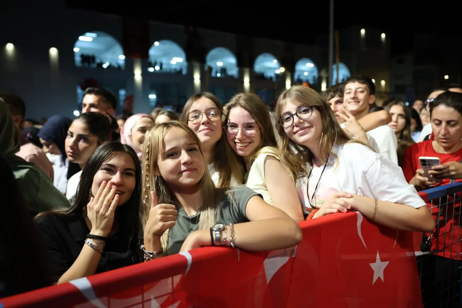 Aydinlilardan Buyuksehir Belediy