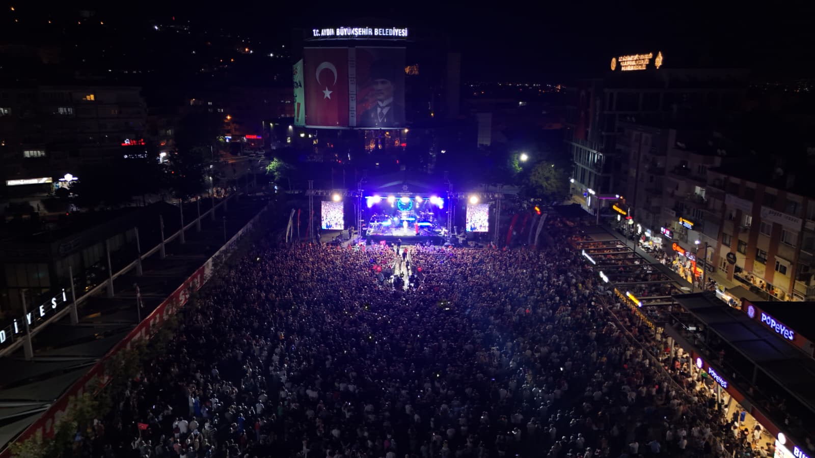 Aydinlilardan Buyuksehir Belediyesinin Konserlerine Yogun Ilgi Cerciogluna Destek 595392 8Af78Fafd843905526018B8Dacc26D25