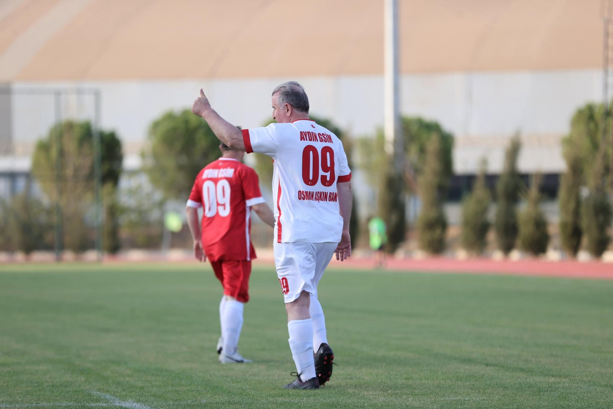 Bakan Bak Aydinda Yesil Sahada Ter Doktu 593275 326D1D112813Be3F36B95D5375D6E816