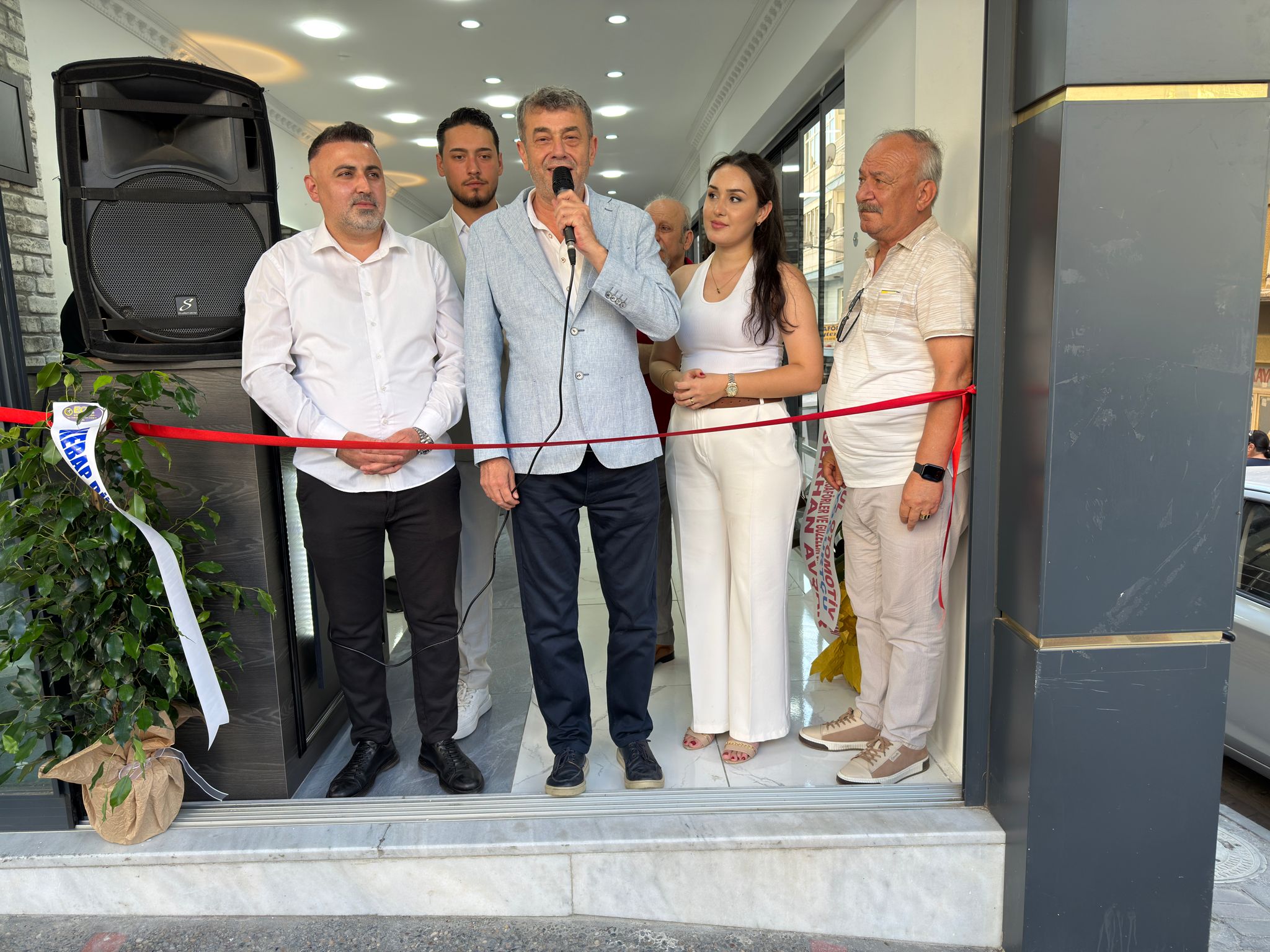 Baskan Kunkcuden Esnafa Ornek Destek Acilista Ilk Tirasi Oldu 592758 557B91221C47501Cc42Fdda92Bbc0B9D