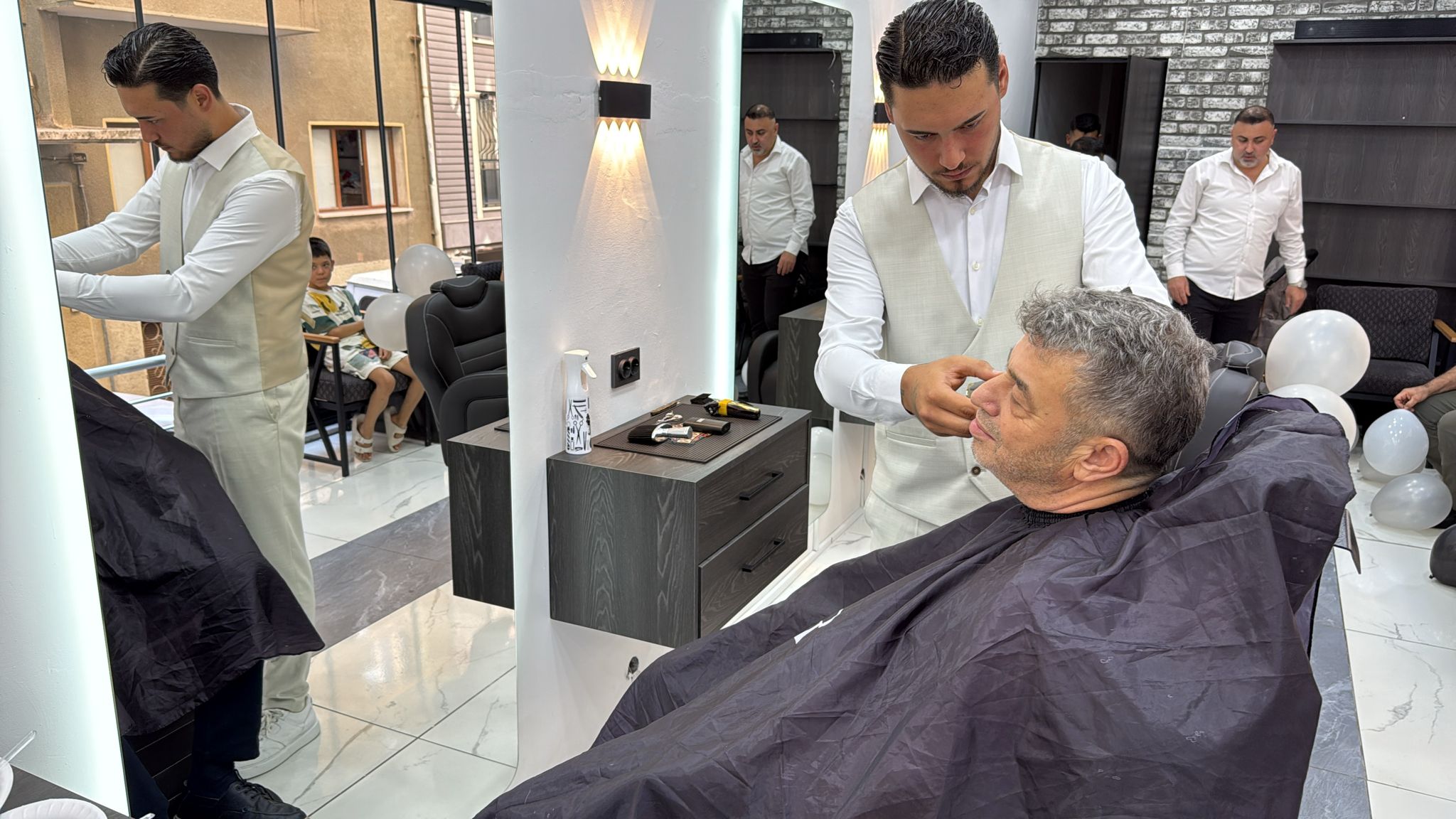 Baskan Kunkcuden Esnafa Ornek Destek Acilista Ilk Tirasi Oldu 592758 9B03Cb8254146219128C857795Aac275