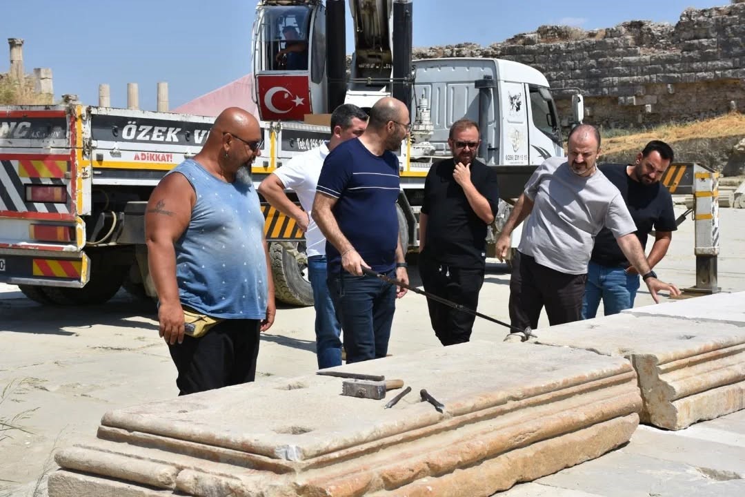 Baskan Zencirci Magnesia Antik Kenti Calismalarini Inceledi 6E14Cf75F01Ad92236Defb8D162698B0