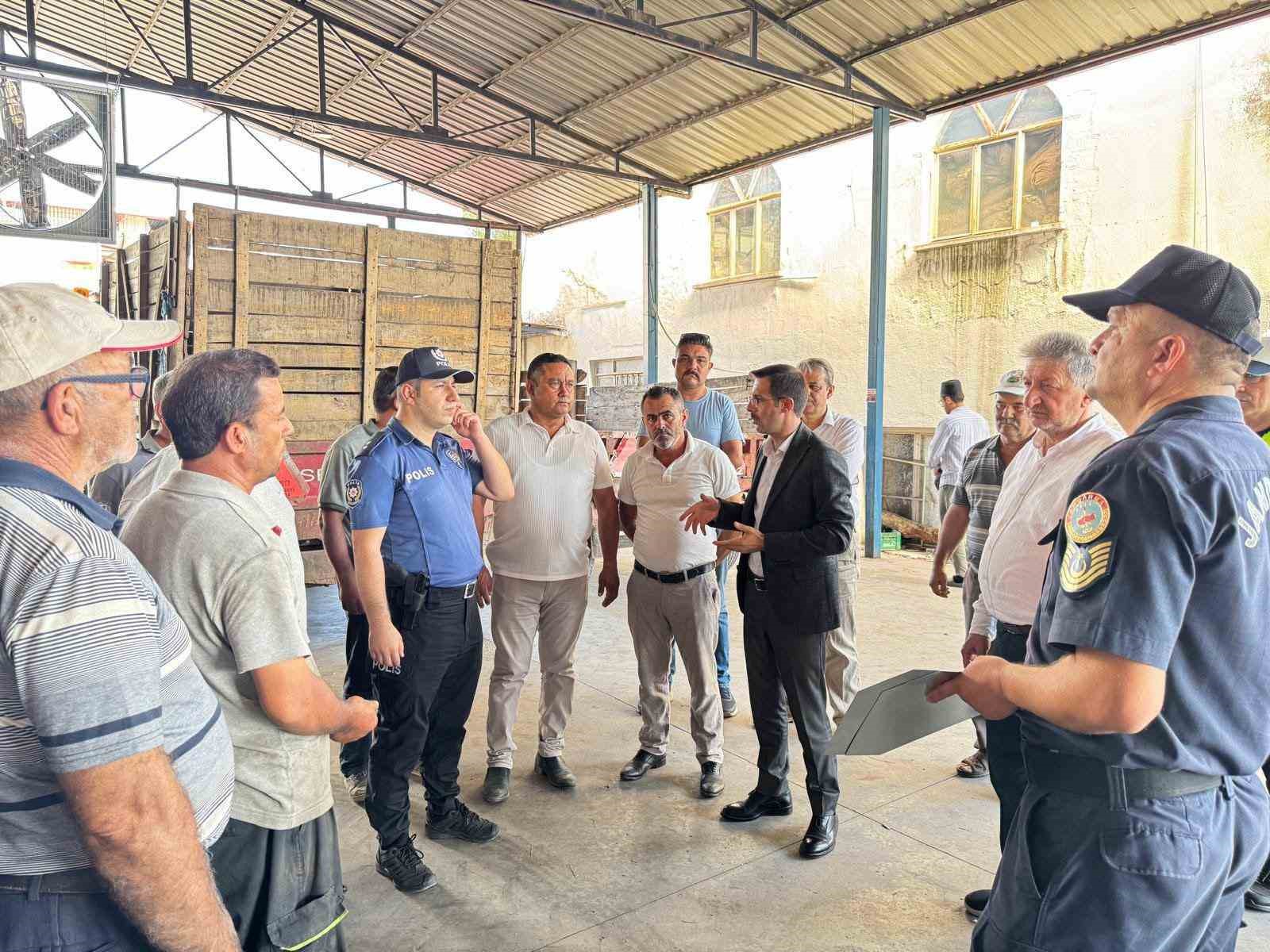 Bozdoganda Traktorlere Reflektor Dagitimi 46Ef0B0561D3908407888968A101B1Ca