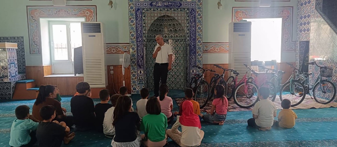 Cinede Kuran I Kerime Gecen Ogrencilere Bisiklet Hediye Edildi 1Ae1884A5C4Fd5A046Ae670Dd9Bde9B5