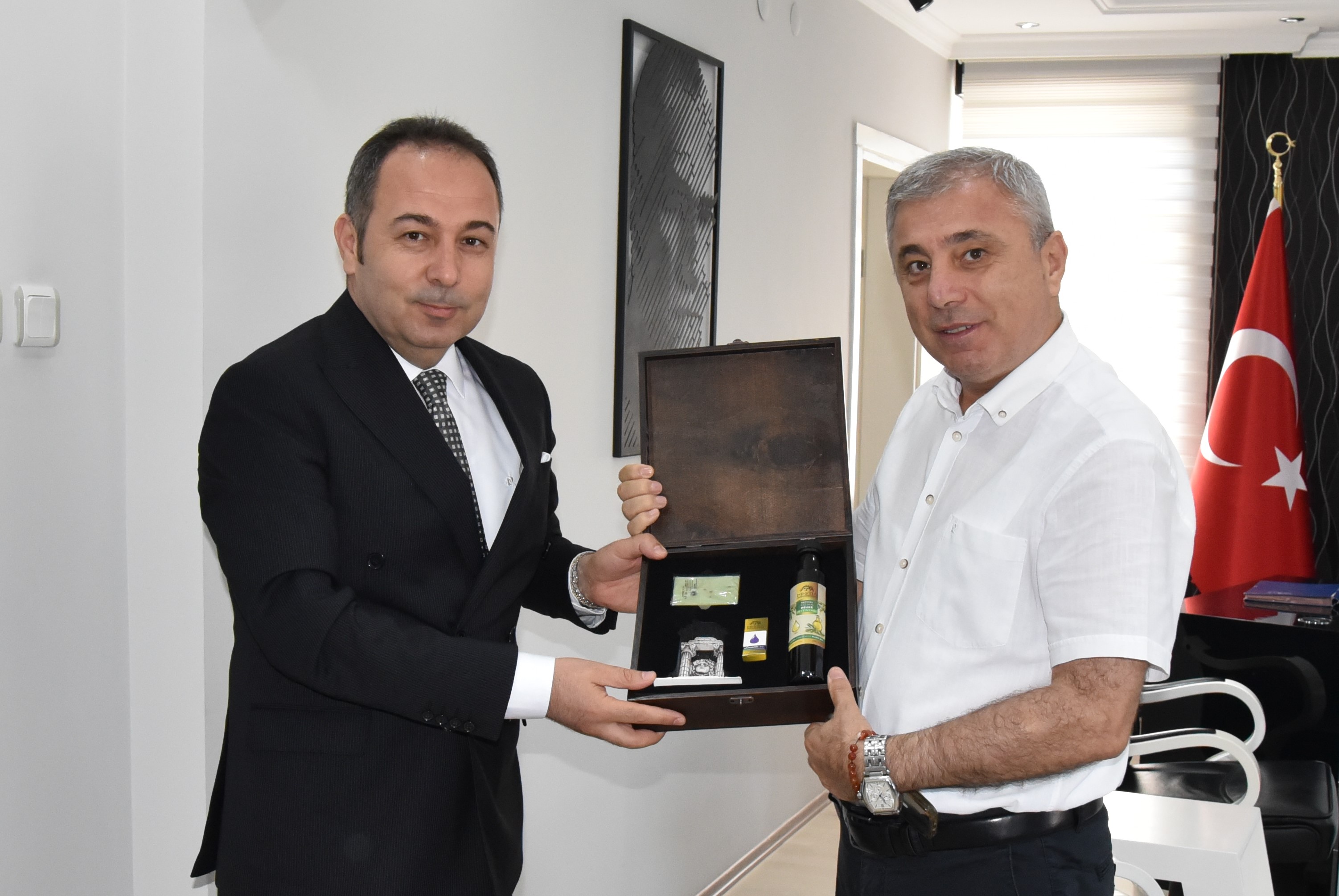 Dto Yonetiminden Didimin Yeni Kaymakamina Ziyaret 590824 E52Aaf4038E0D1C8F3F8881A4B364743