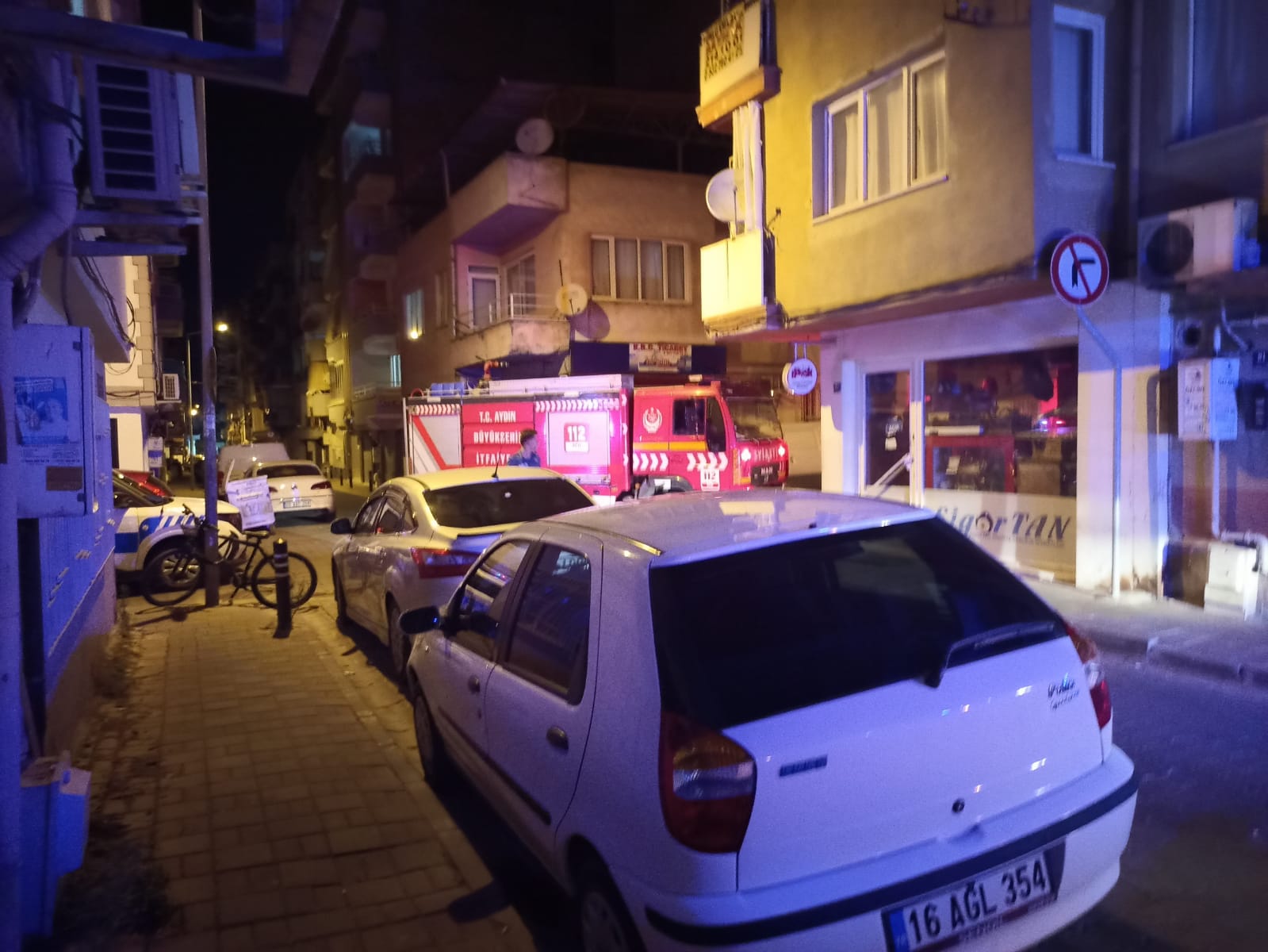 Evde Dusen Sahsin Imdadina Polis Ve Itfaiye Ekipleri Yetisti Afaaf4A1E400Bac37D71Fb77F0F220Df